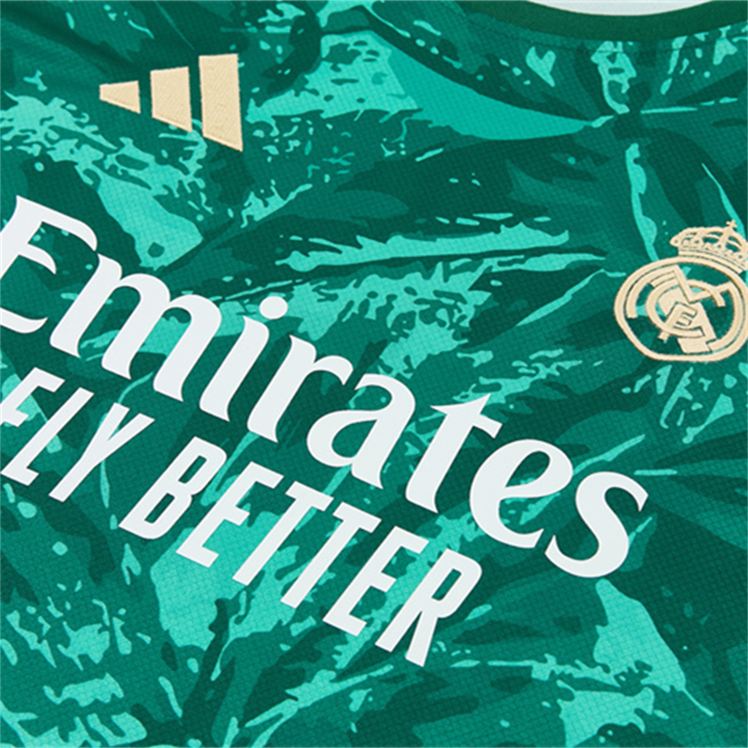 AlphaJersey-Real Madrid 26-27 Short-Sleeve Training Set - Green Camouflage Top & Green Shorts