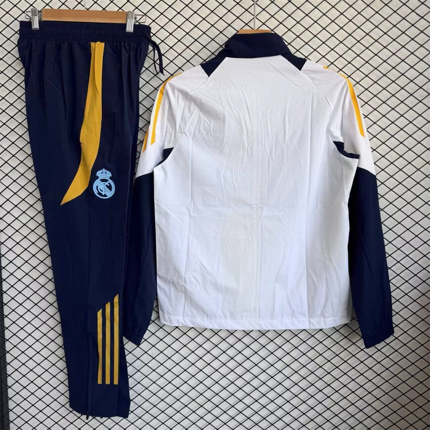 AlphaJersey-Real Madrid 25-26 Windbreaker Training Set - White Top and Black Pants