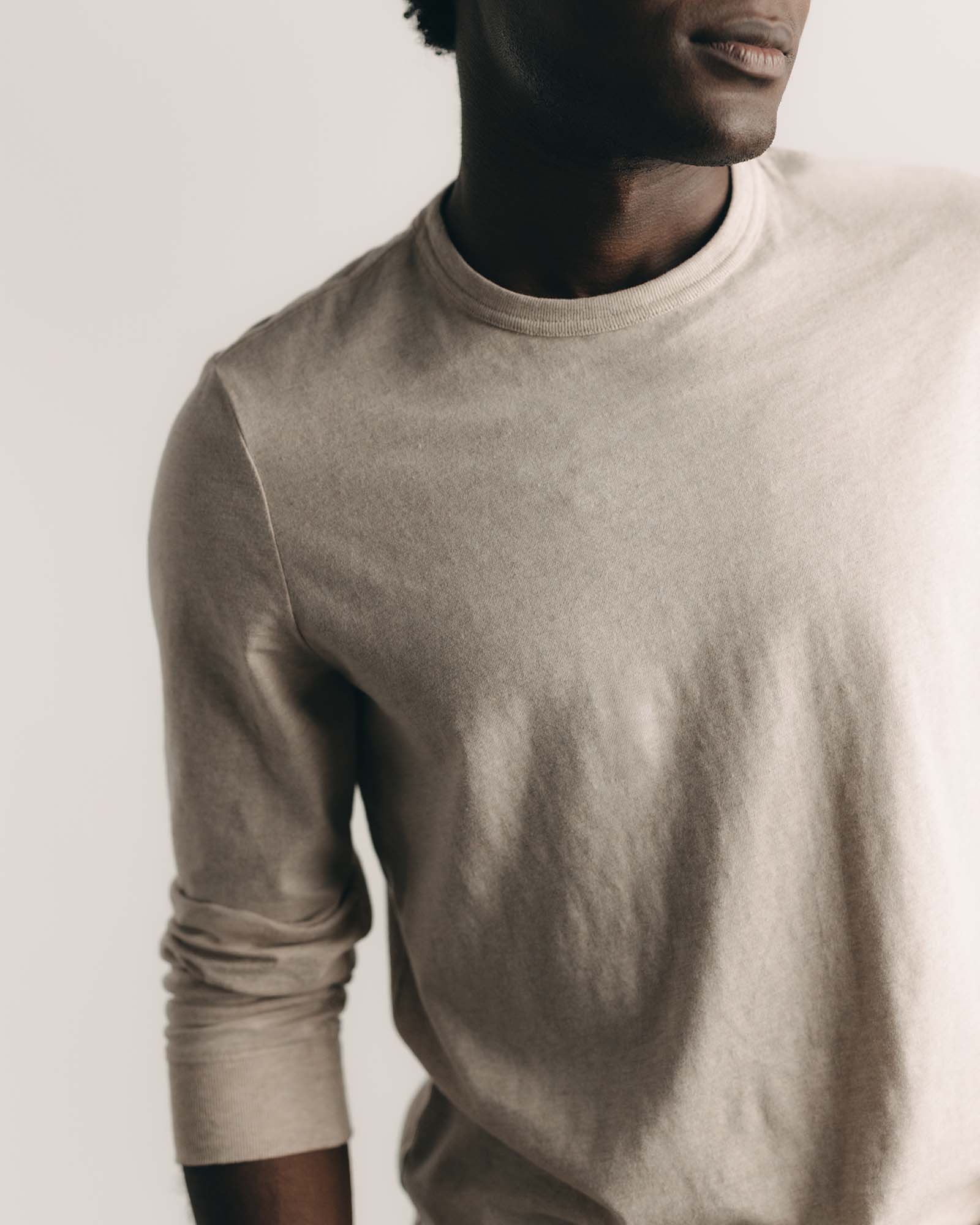 The Organic Cotton Long Sleeve Tee in Heather Oat | Modern Menswear by yycbvcnbmmnbm