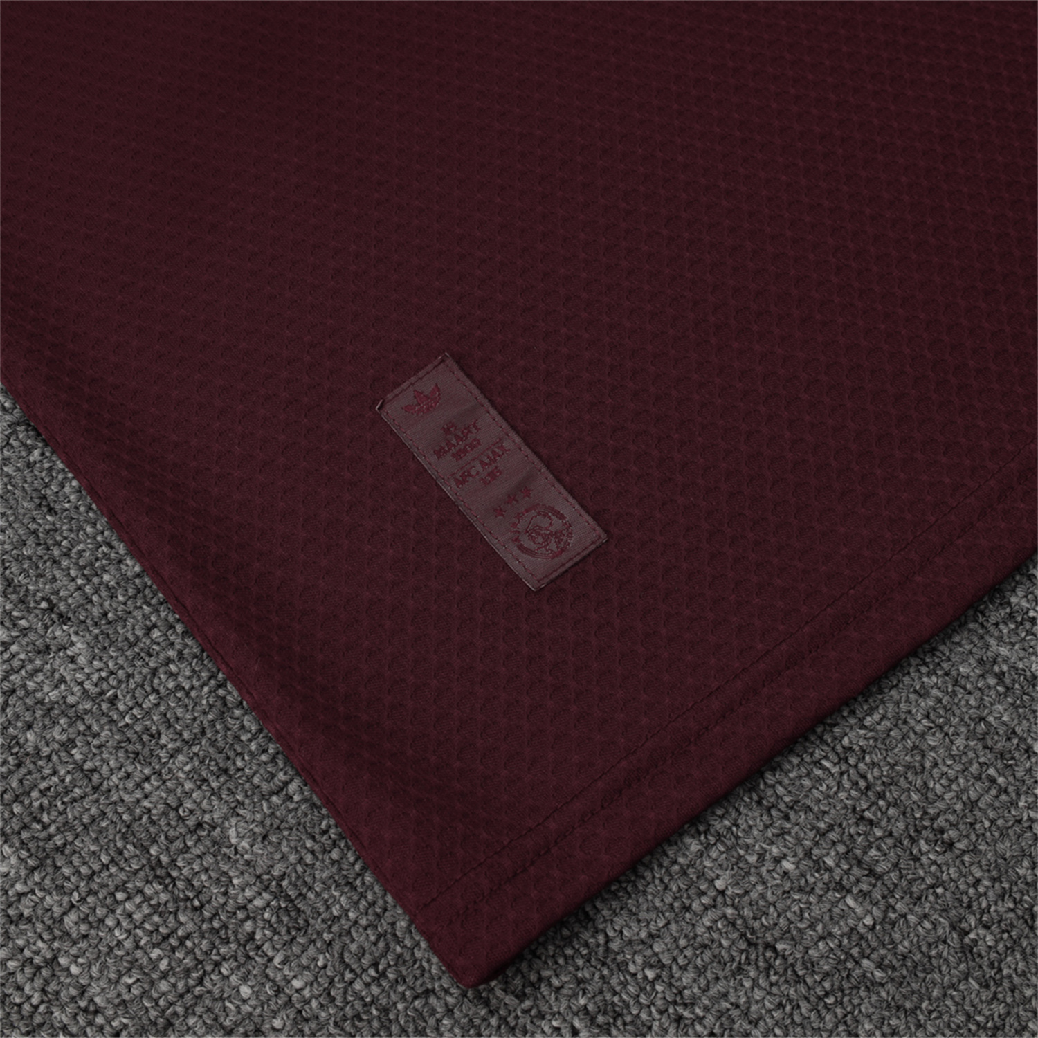AlphaJersey-Ajax 25-26 Throwback Trefoil Short-Sleeve Training Set - Deep Red