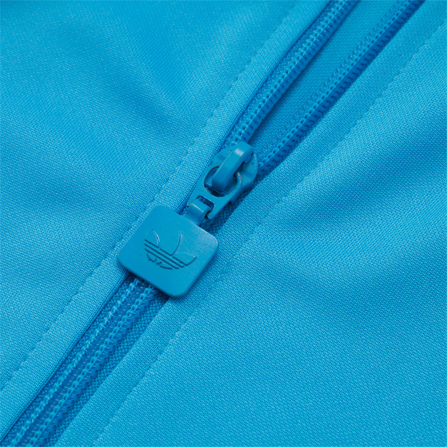 AlphaJersey-Real Madrid 25-26 Throwback Trefoil Jacket Training Tracksuit - Blue Jackets & Purple Pants