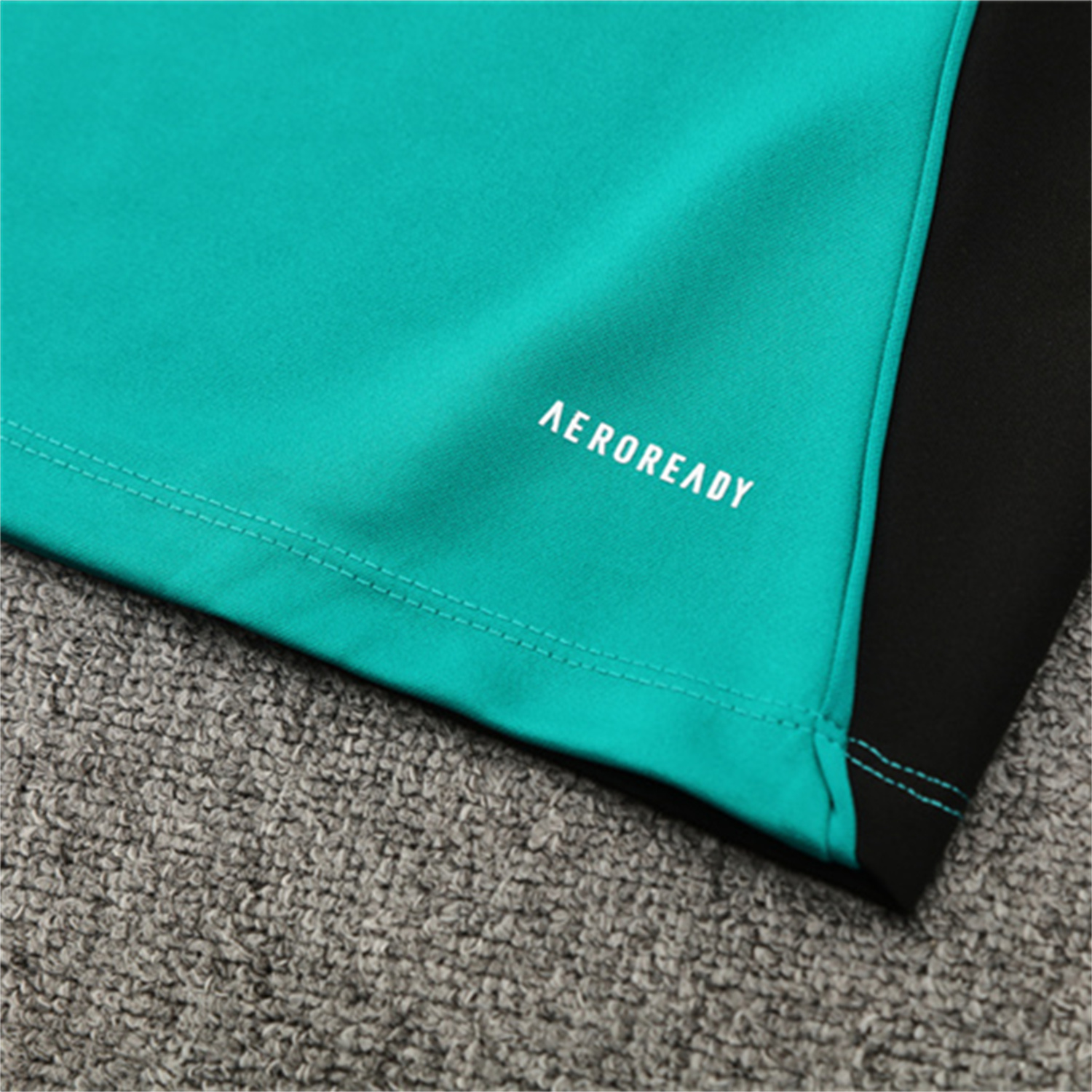 AlphaJersey-Liver.pool 25-26 Long Sleeve Training Set - Green Top & Black Pants