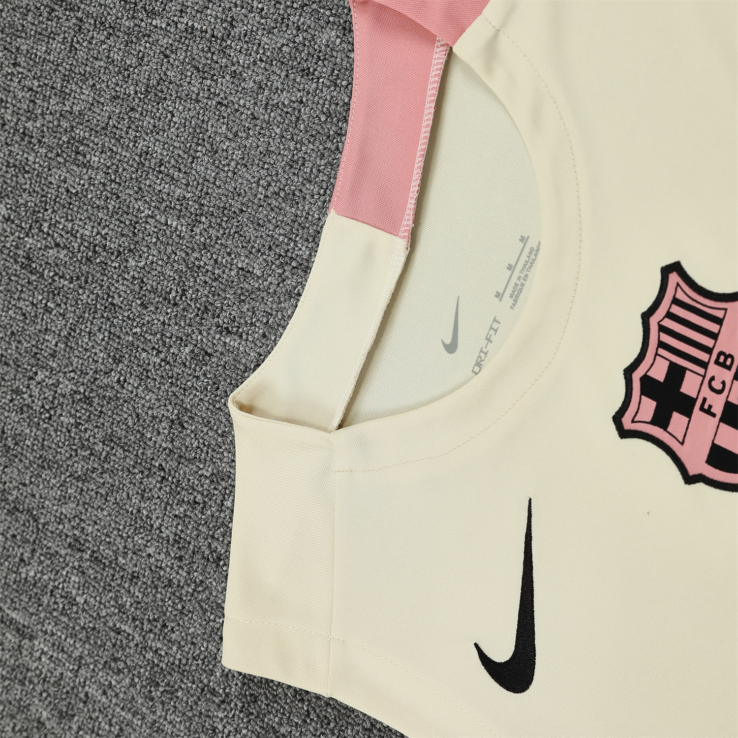 AlphaJersey-Barcelona 25-26 Vest Training Set - Cream Vest & Deep Blue Shorts