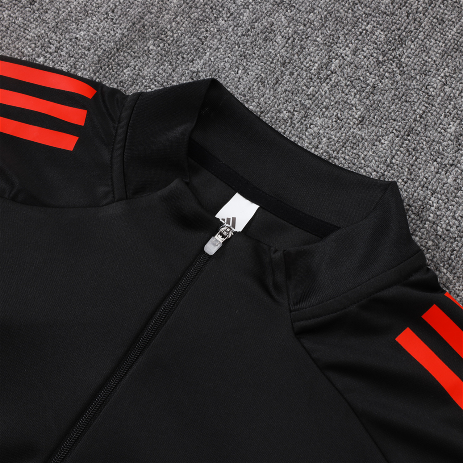AlphaJersey-Bayern Munich 25-26 Long Sleeves Training Set - Black Top & Pants with Orange Badge