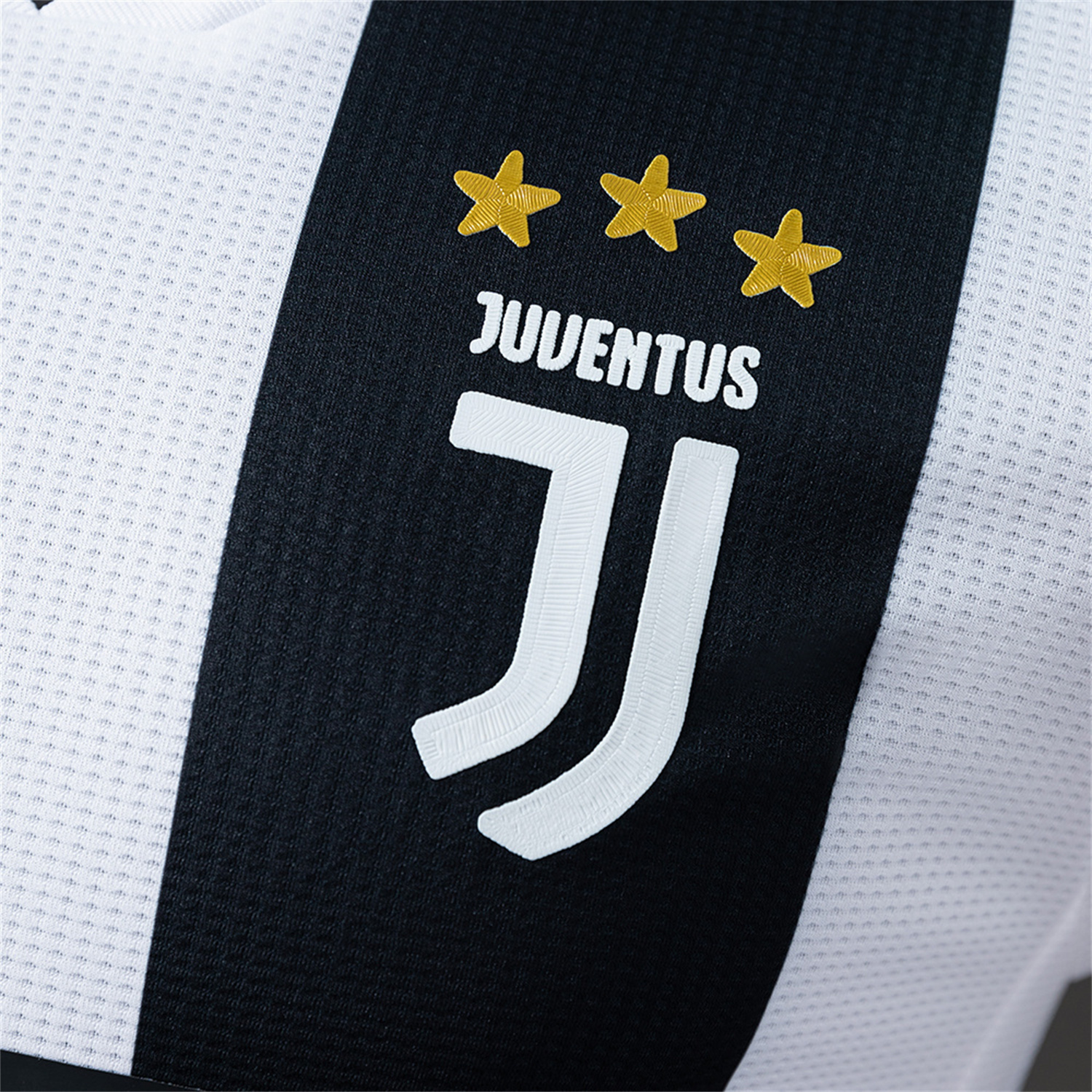 AlphaJersey-Retro Juventus 2018-19 Home Jersey - Player Version