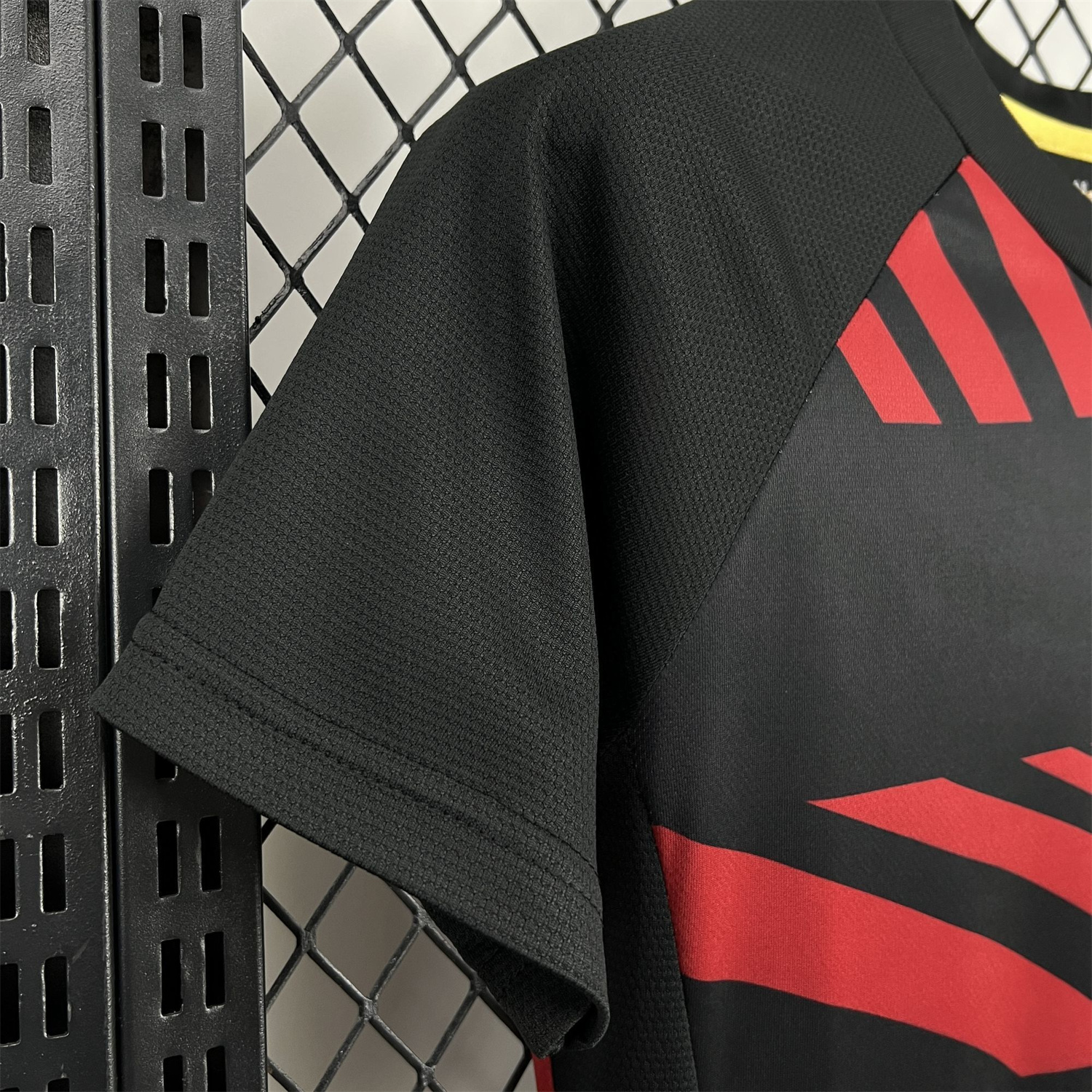 AlphaJersey-Women's Flamengo 25-26 Red And Black Special Jersey