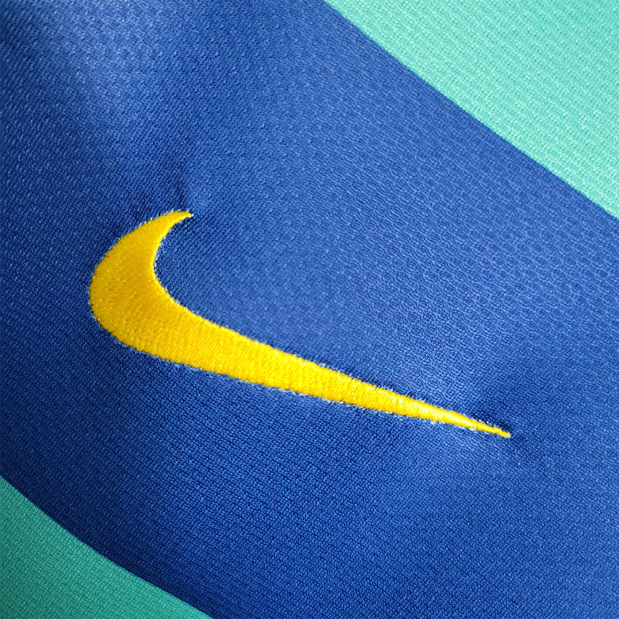AlphaJersey-Retro Barcelona 10-11 Away Stadium Jersey