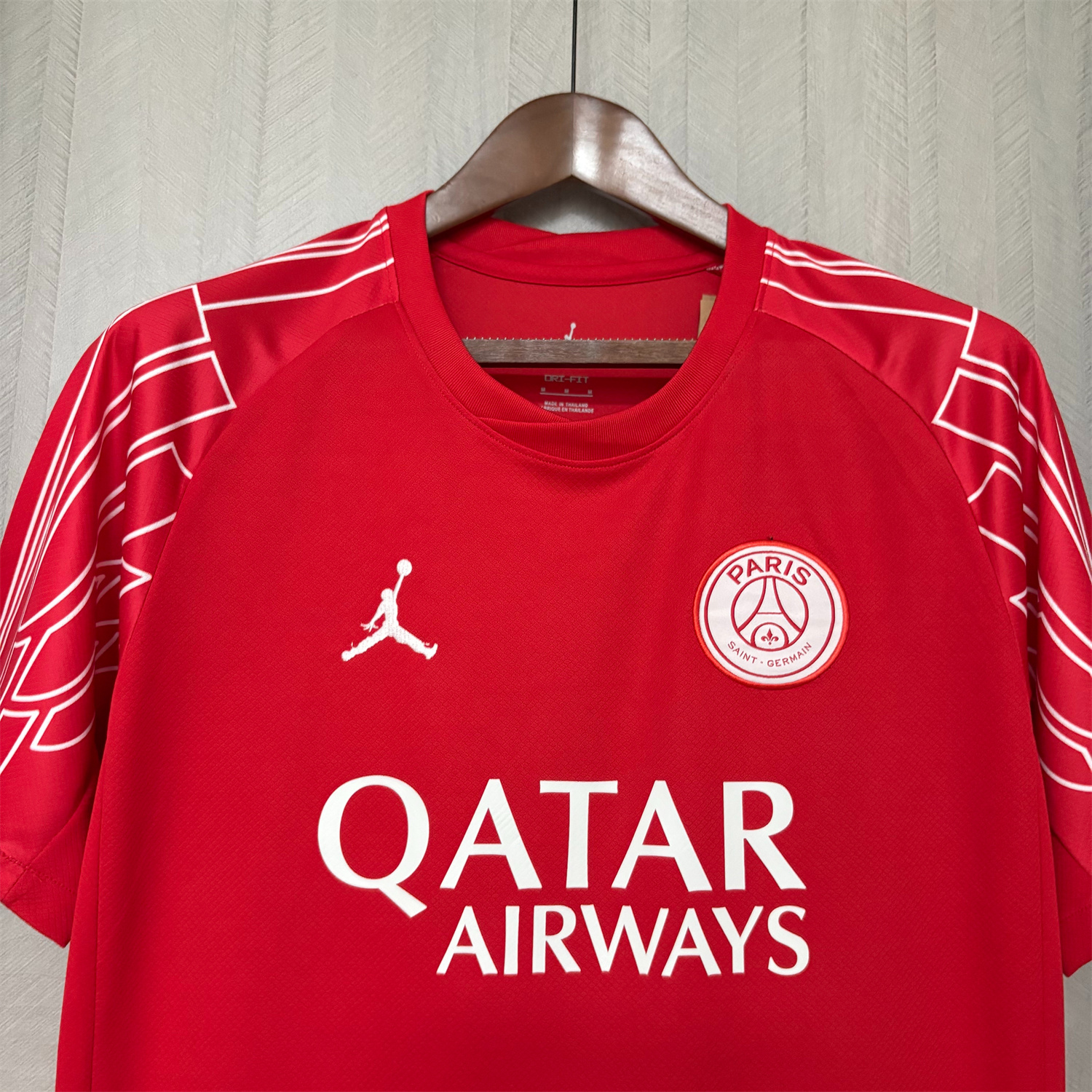 AlphaJersey-Paris Saint-Germain PSG 25-26 Red Training Jersey - Fans Version