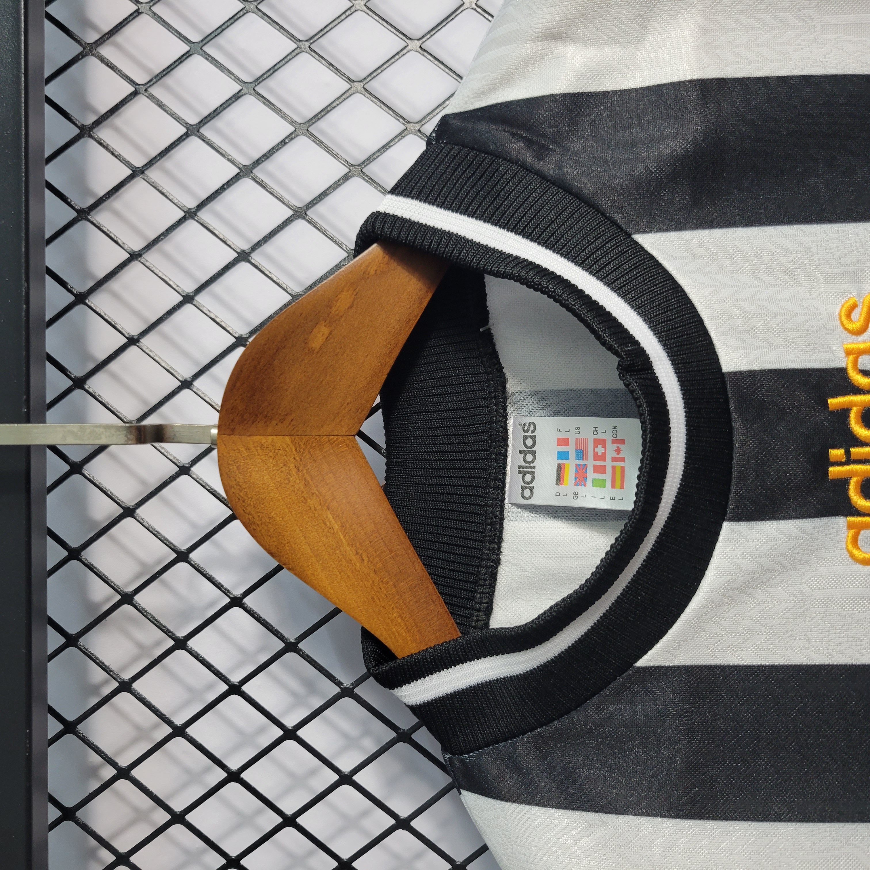 AlphaJersey-Retro Newcastle United 1997-99 Home Stadium Jersey