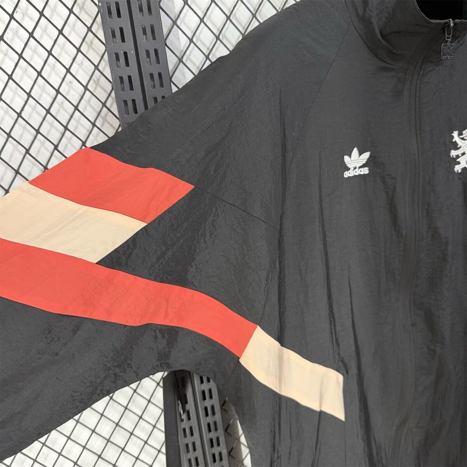 AlphaJersey-Lyon 25-26 Training Windbreaker Jacket - Black