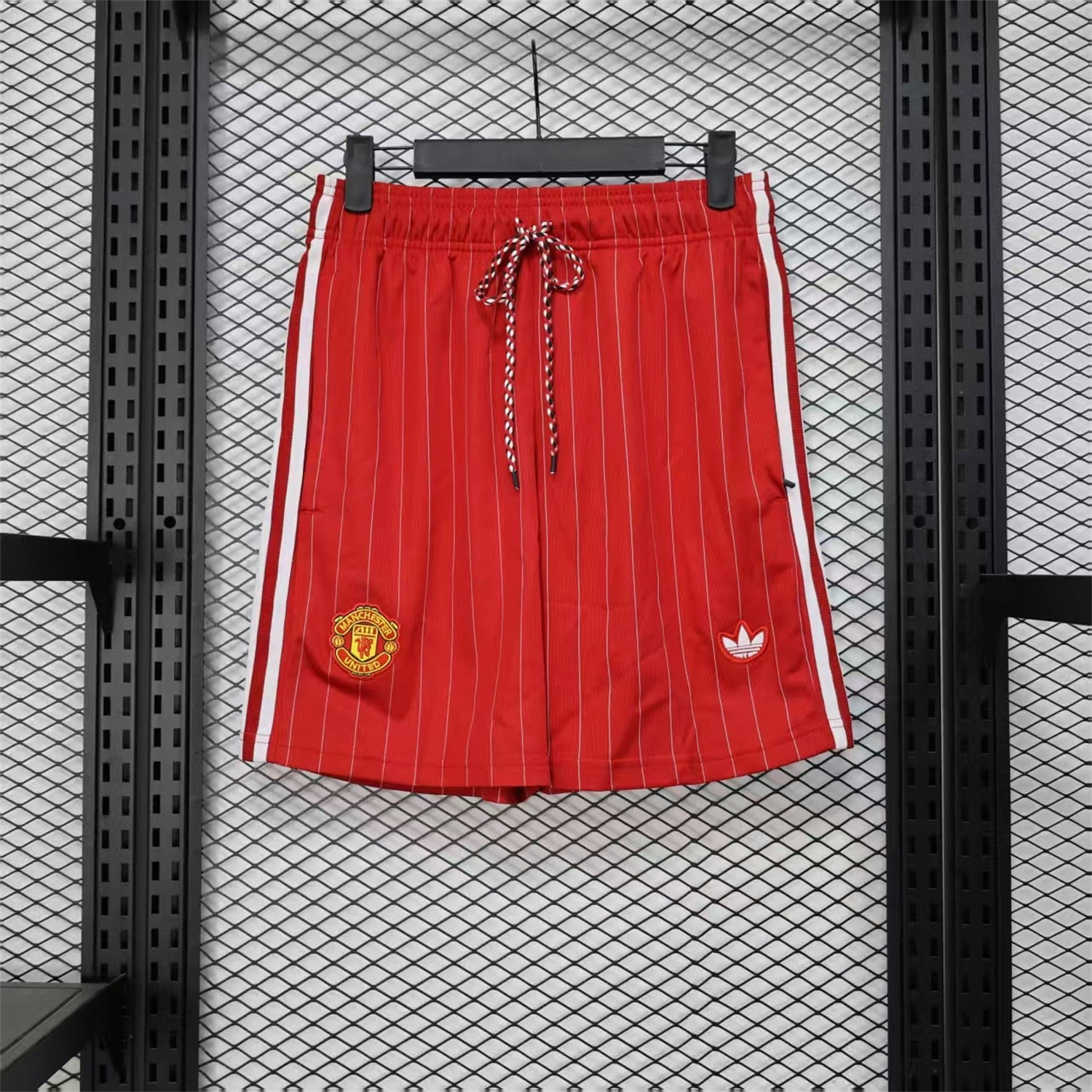 AlphaJersey-Manchester United 25-26 Trefoil Red Travel Shorts - Player Version