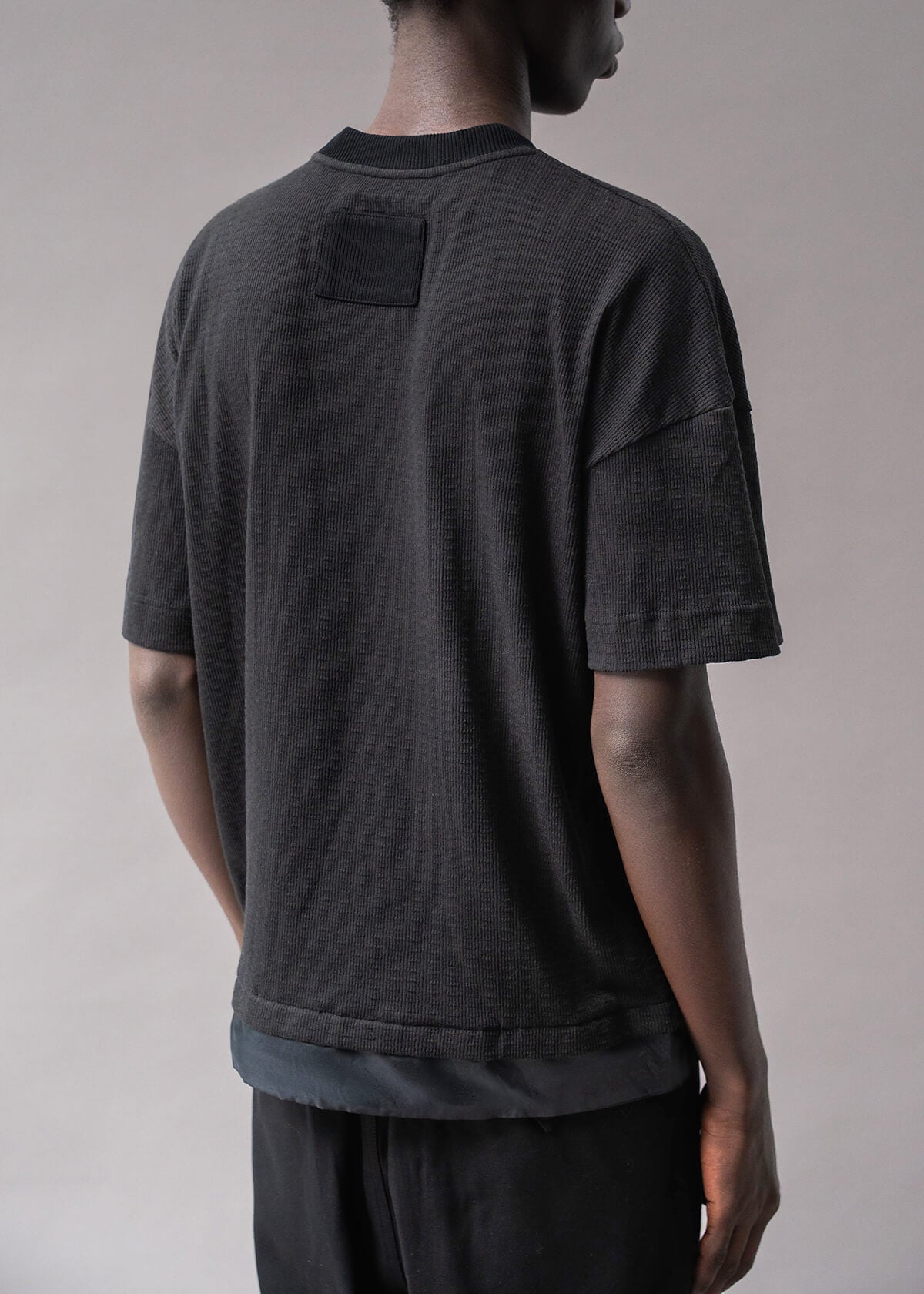 Evo Hem Pull Black | Modern Menswear by yycbvcnbmmnbm