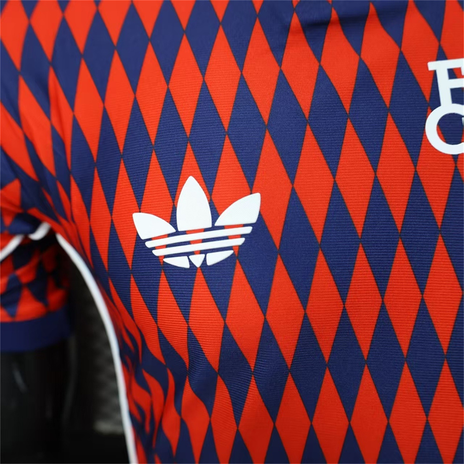 AlphaJersey-Bayern Munich 25-26 Trefoil Retro Style Red And Deep Blue Jersey - Player Version