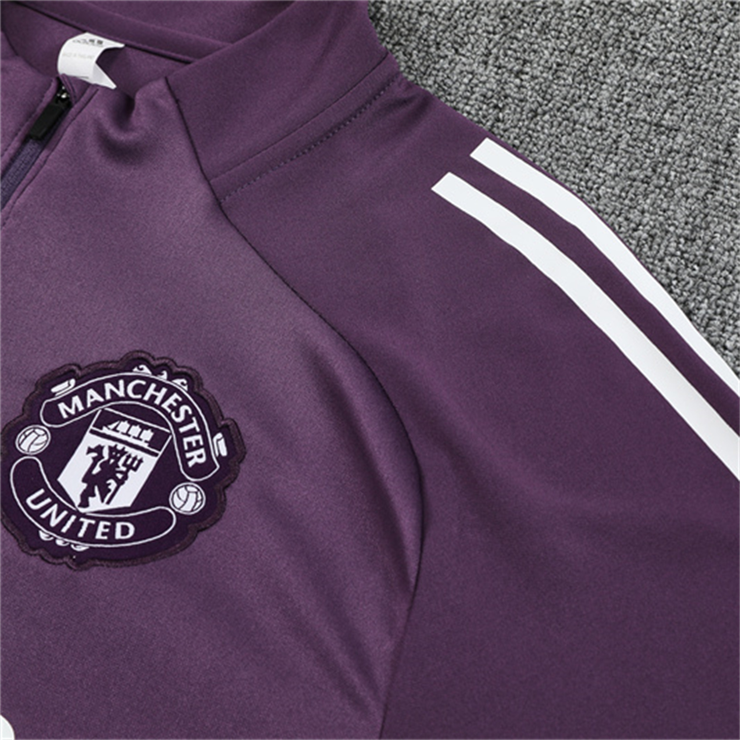 AlphaJersey-Manchester United 25-26 Long Sleeves Training Set - Purple Top & Black Pants