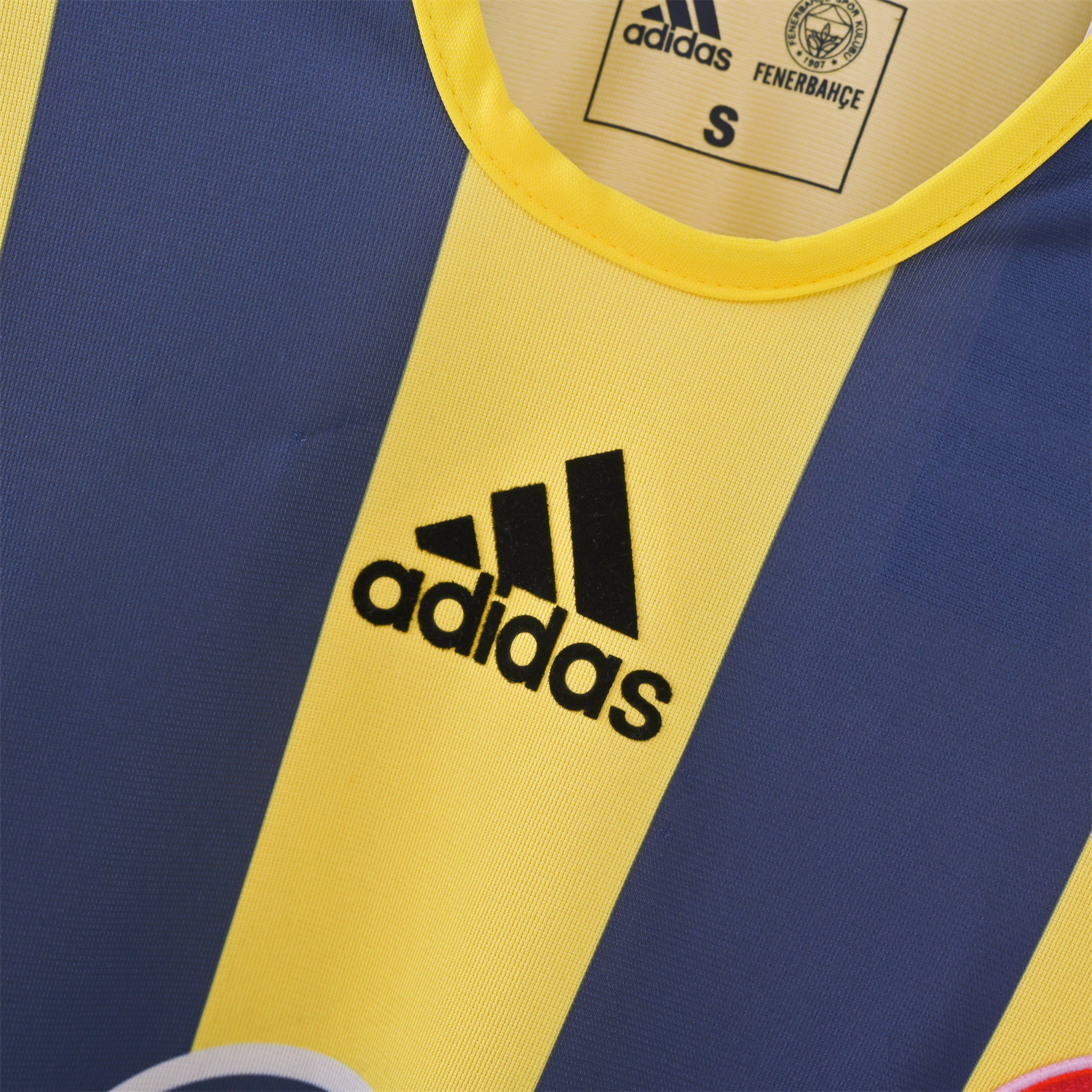 AlphaJersey-Retro Fenerbahce 2005-06 Home Jersey