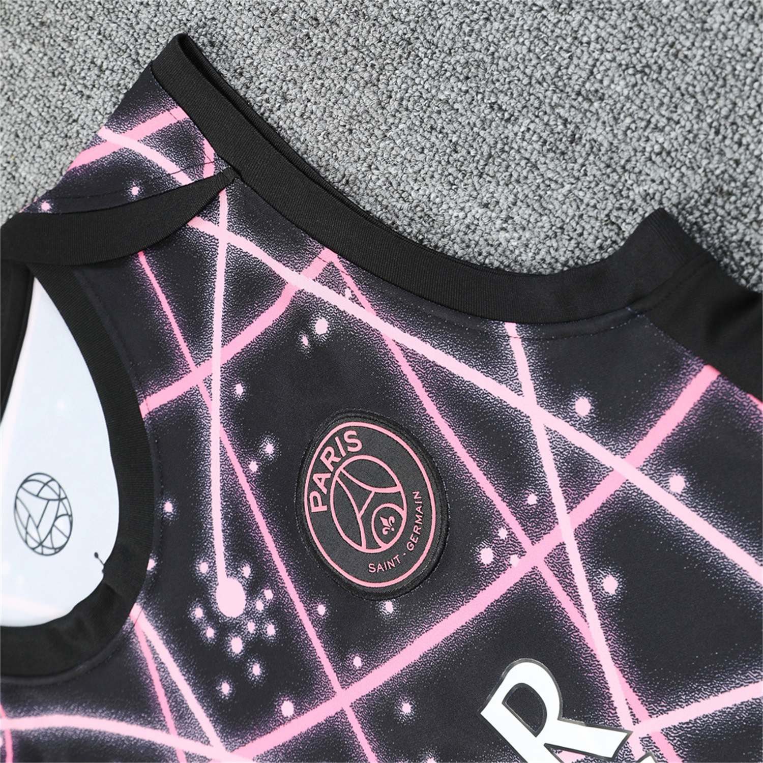 AlphaJersey-Paris Saint-Germain PSG 25-26 Vest Training Set - Pink Fluorescent Rays Black Vest & Black Shorts
