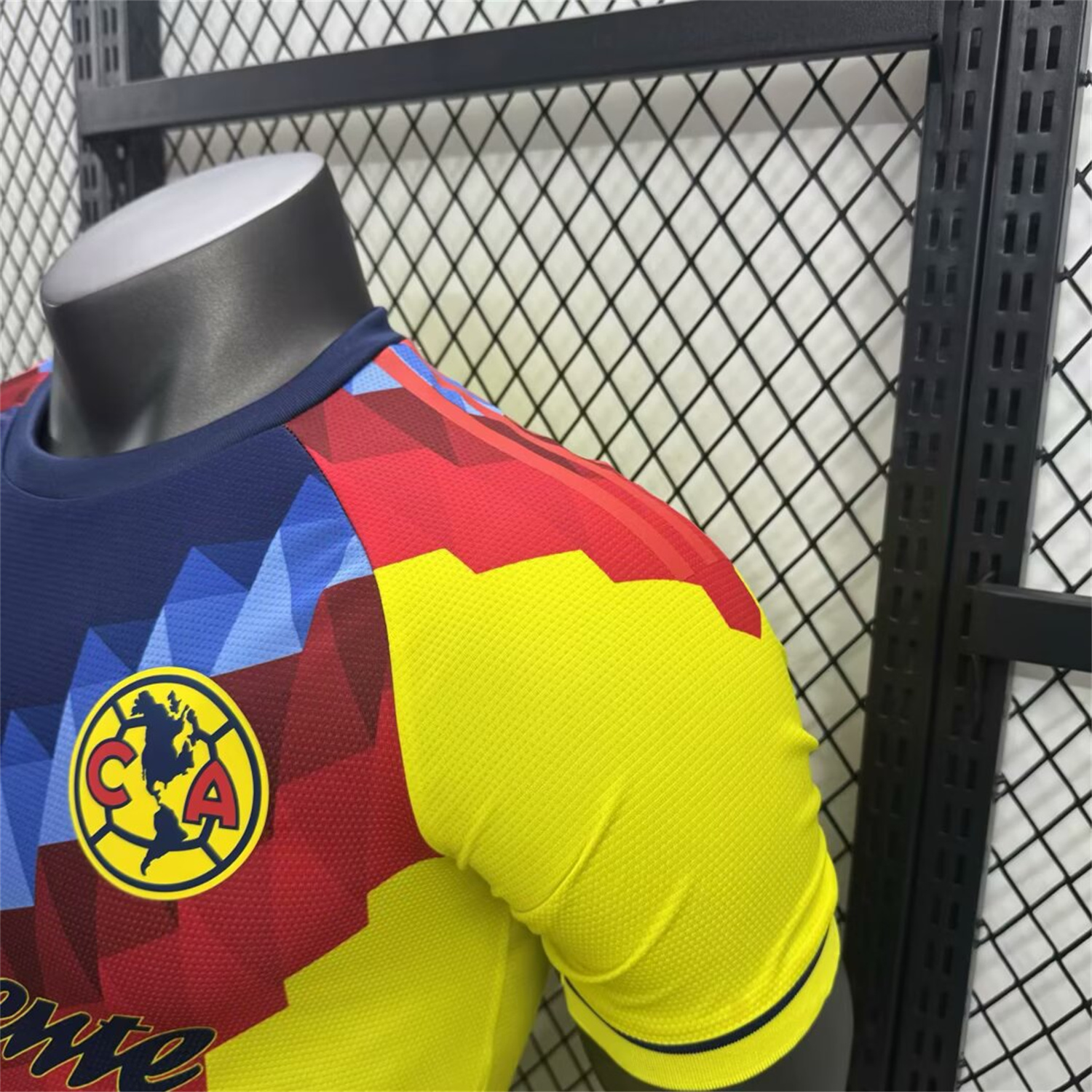 AlphaJersey-Club América 25-26 Blue and Red V-Shaped Camouflage Yellow Jersey - Player Version