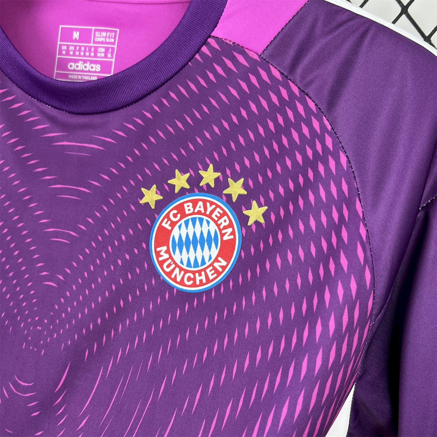 AlphaJersey-Bayern Munich 25-26 Purple Goalkeeper Jersey - Fans Version