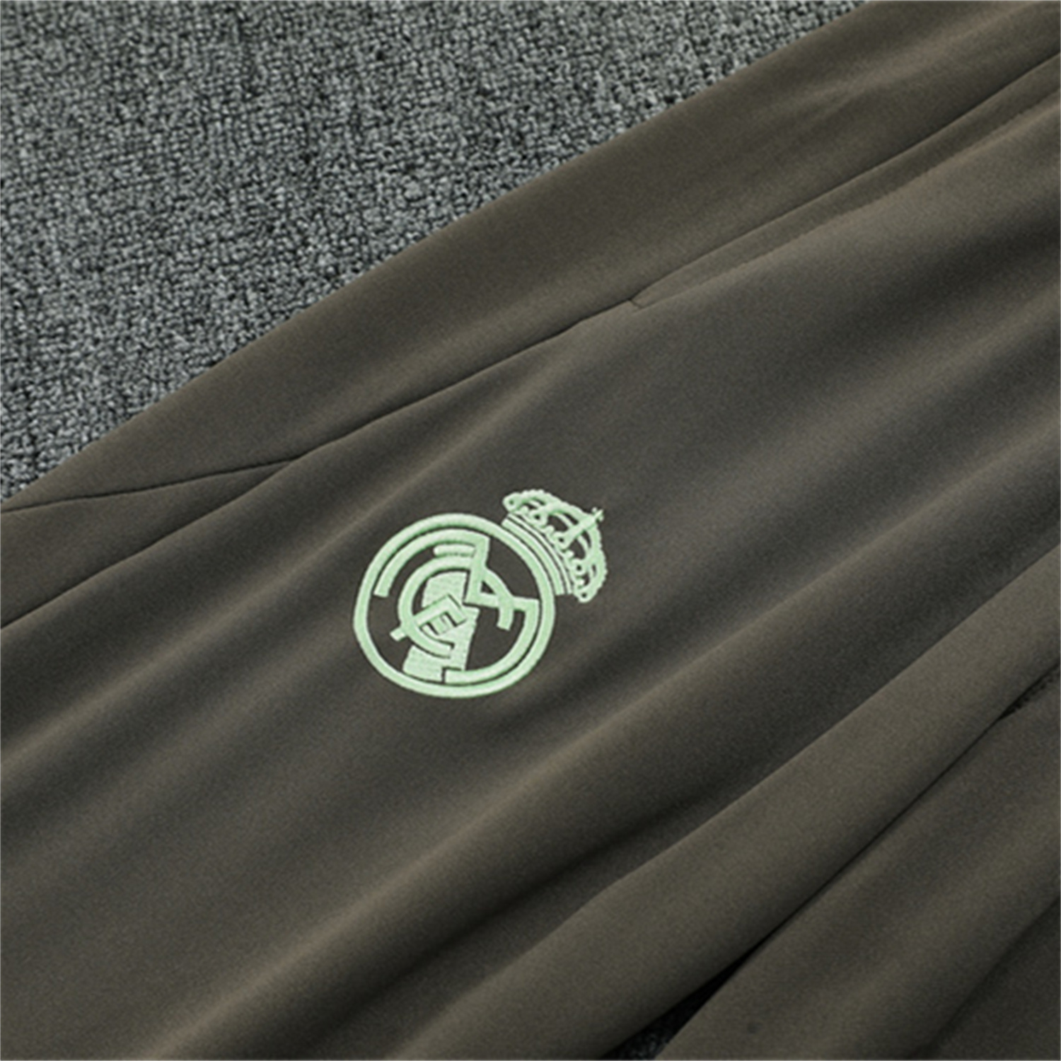 AlphaJersey-Real Madrid 25-26 Kids Long Sleeve Training Set - Player Version - Khaki Top and Khaki Pants