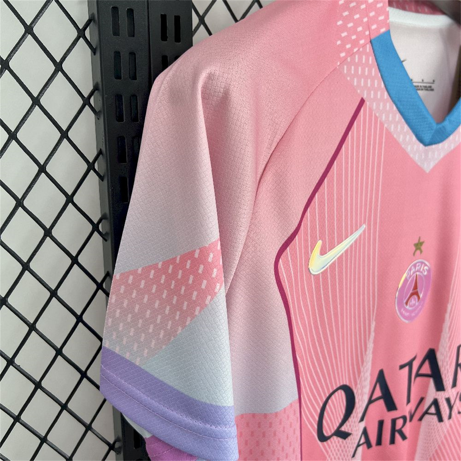 AlphaJersey-Paris Saint-Germain PSG 25-26 T90 White Lines Pink Gradient Special Jersey - Fans Version