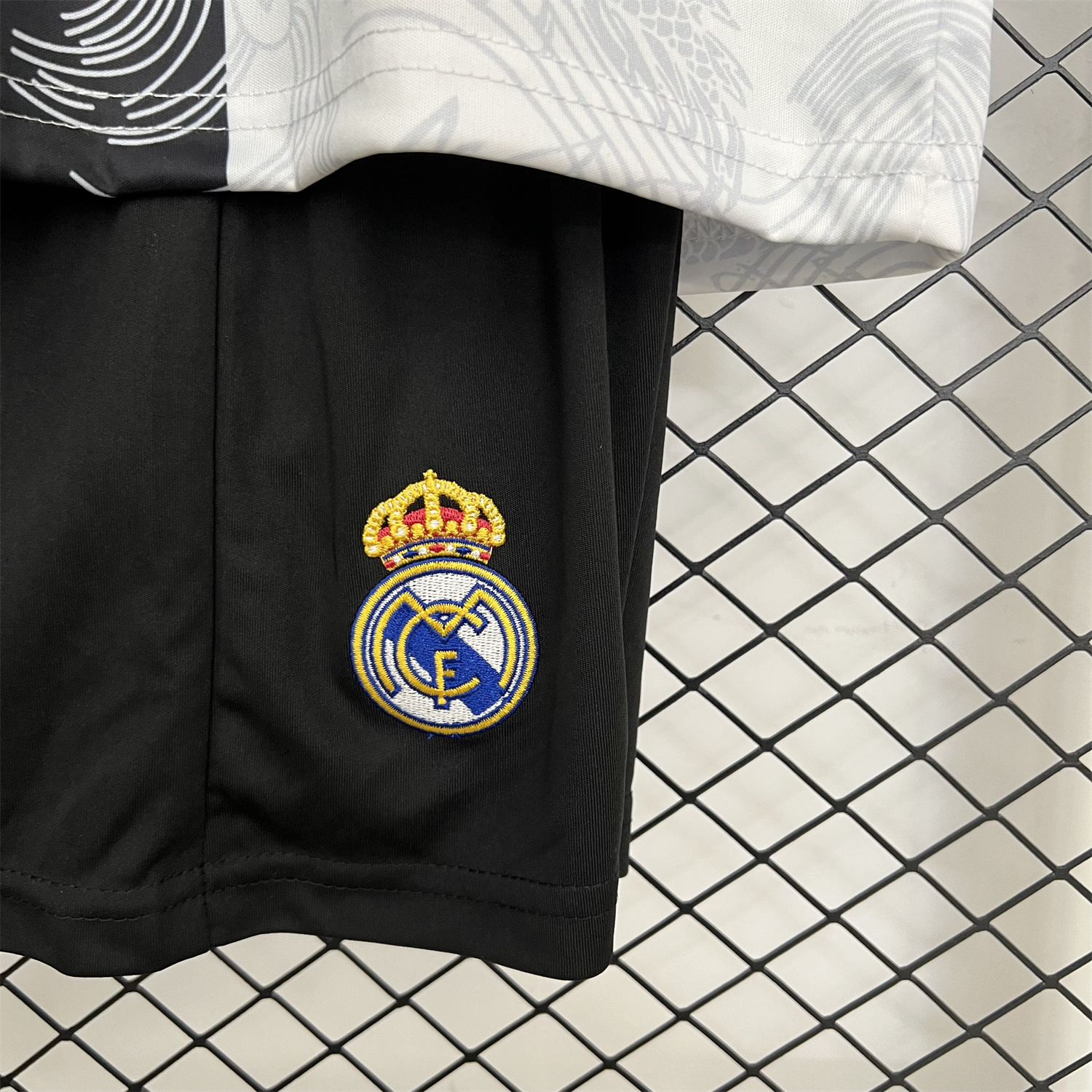 AlphaJersey-Real Madrid 25-26 Dragon White And Black Special Kids Kit