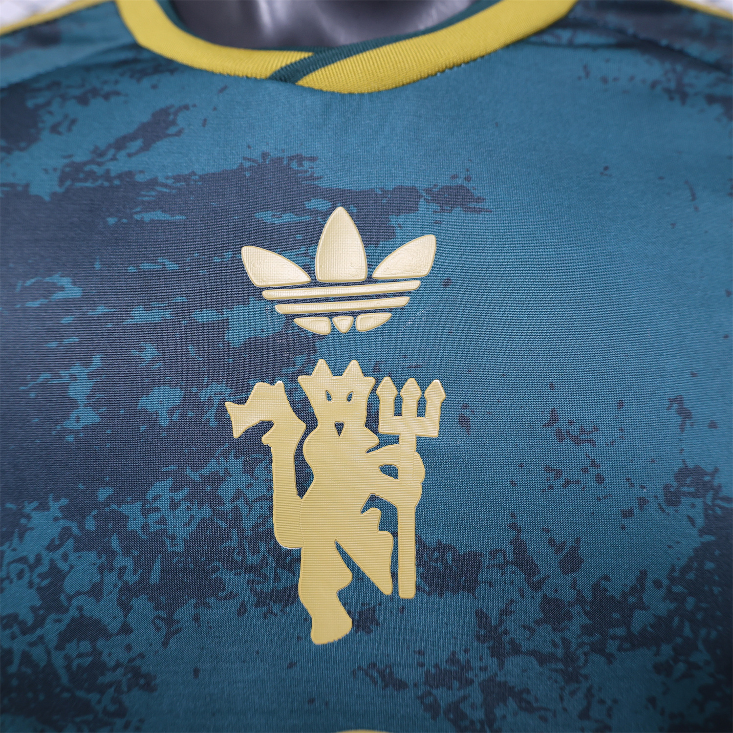 AlphaJersey-Manchester United 26-27 Devil Green Gold Special Jersey - Player Version