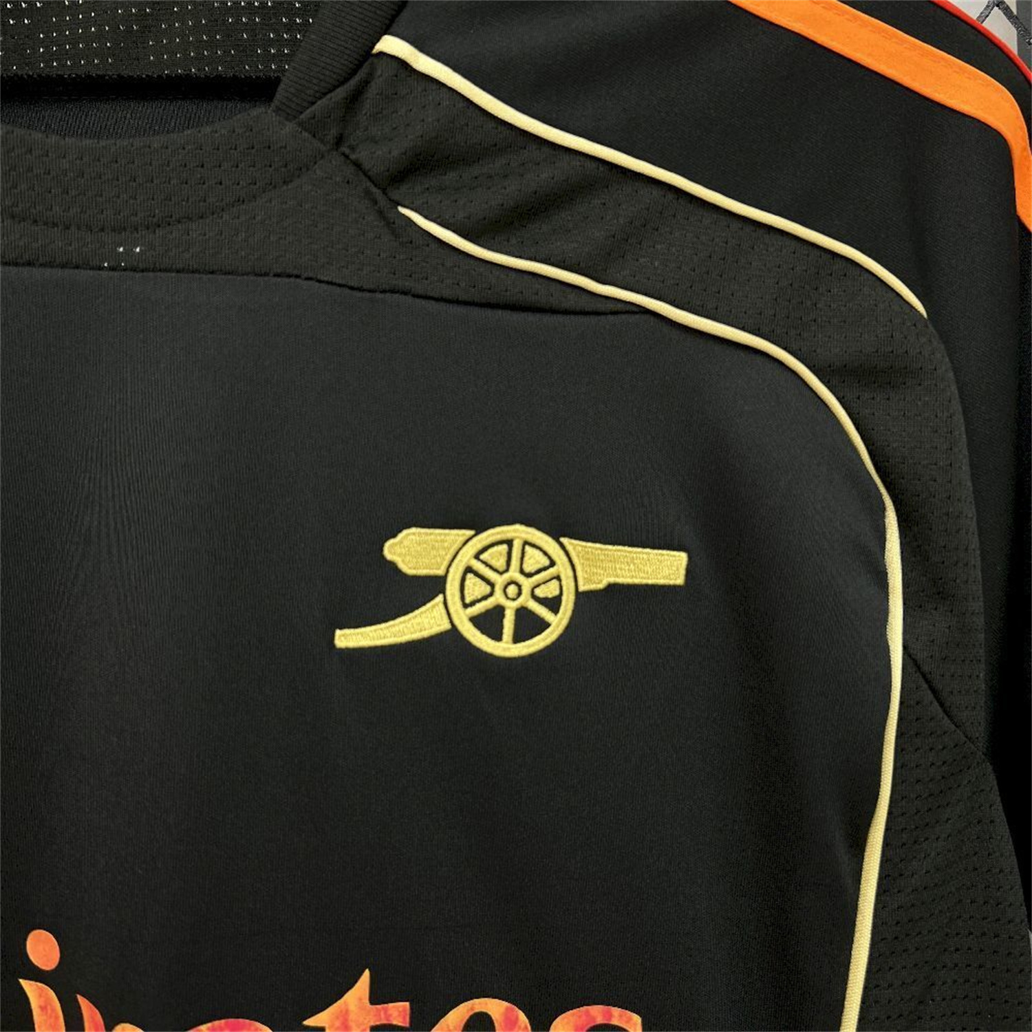 AlphaJersey-Arsenal 25-26 Gold Lines Black Training Jersey - Fans Version