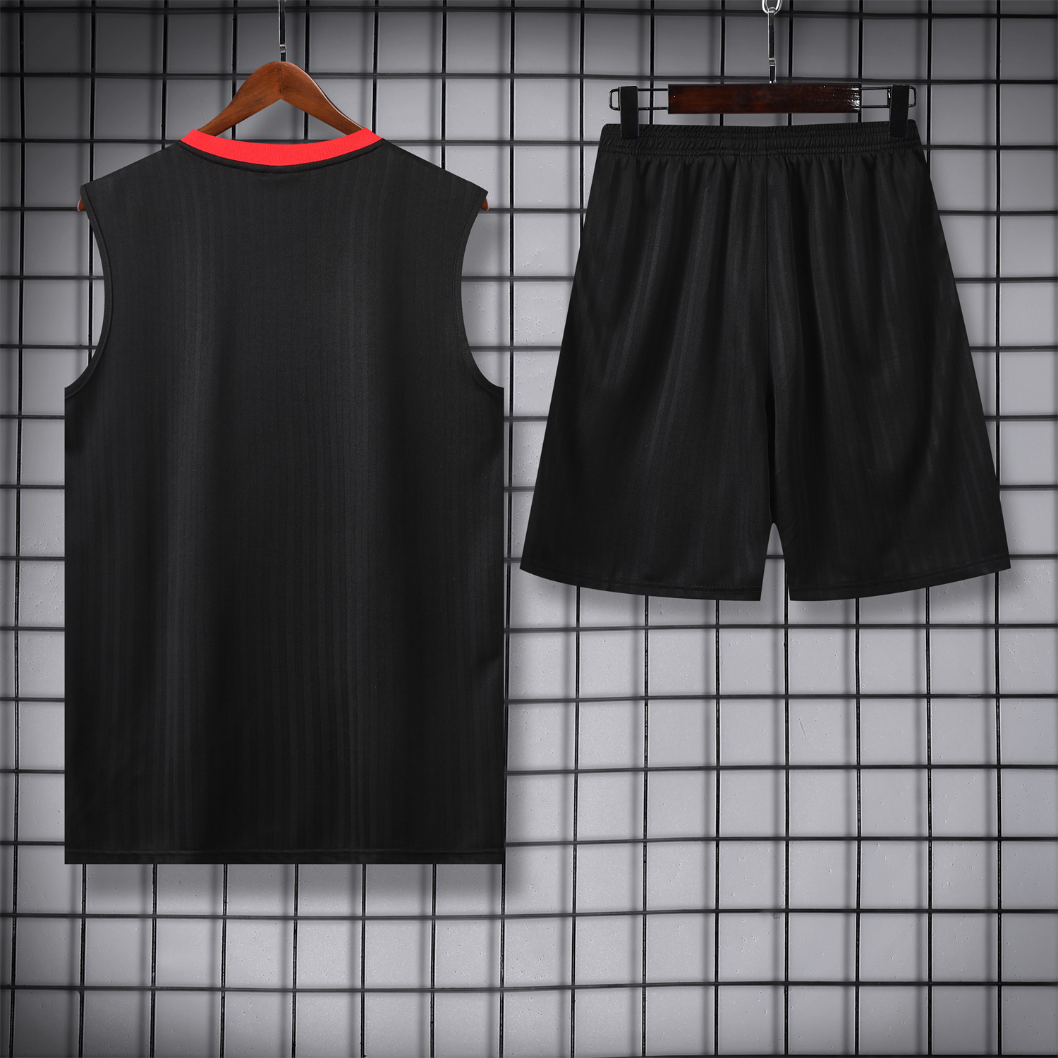 AlphaJersey-Manchester United 25-26 Vest Training Set - Red Retro Logo Black Vest & Black Shorts