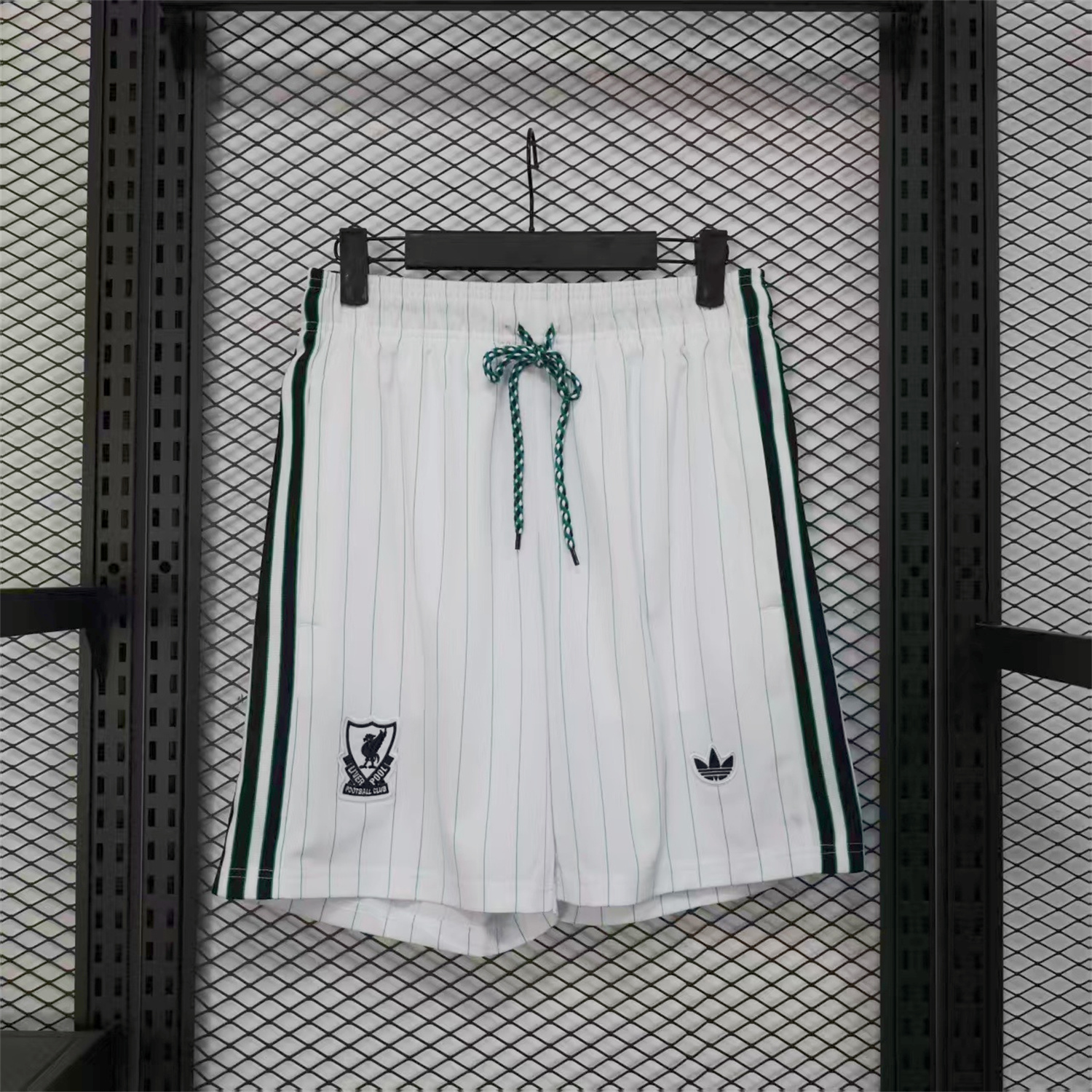 AlphaJersey-Liver.pool 25-26 Trefoil White Travel Shorts - Player Version