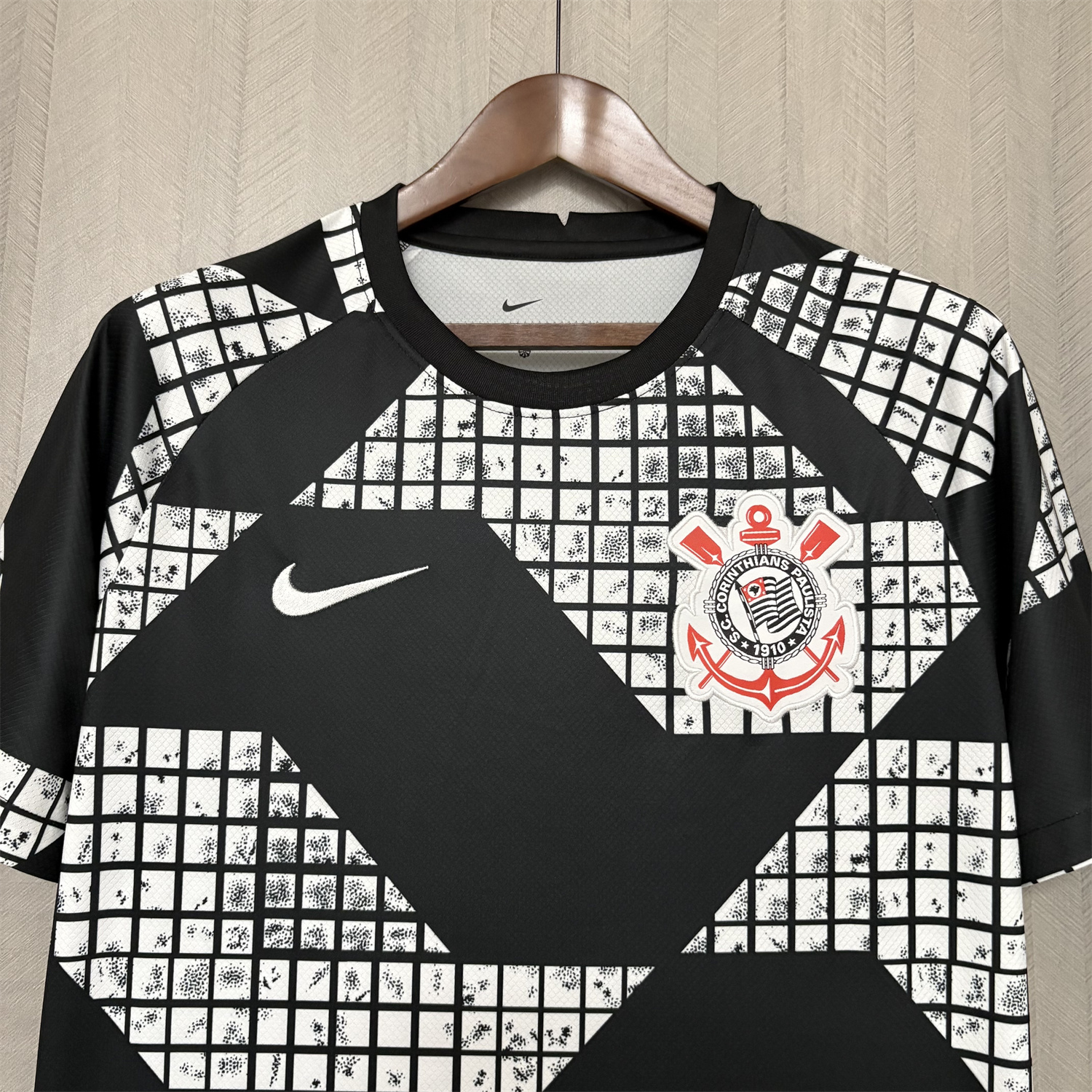 AlphaJersey-Corinthians 2025-26 White And Black Pre-Match Jersey - Fans Version