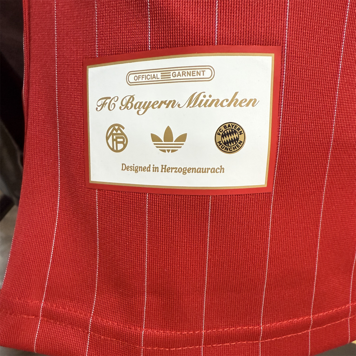 AlphaJersey-Bayern Munich 25-26 Trefoil Red And White Travel Jersey - Player Version