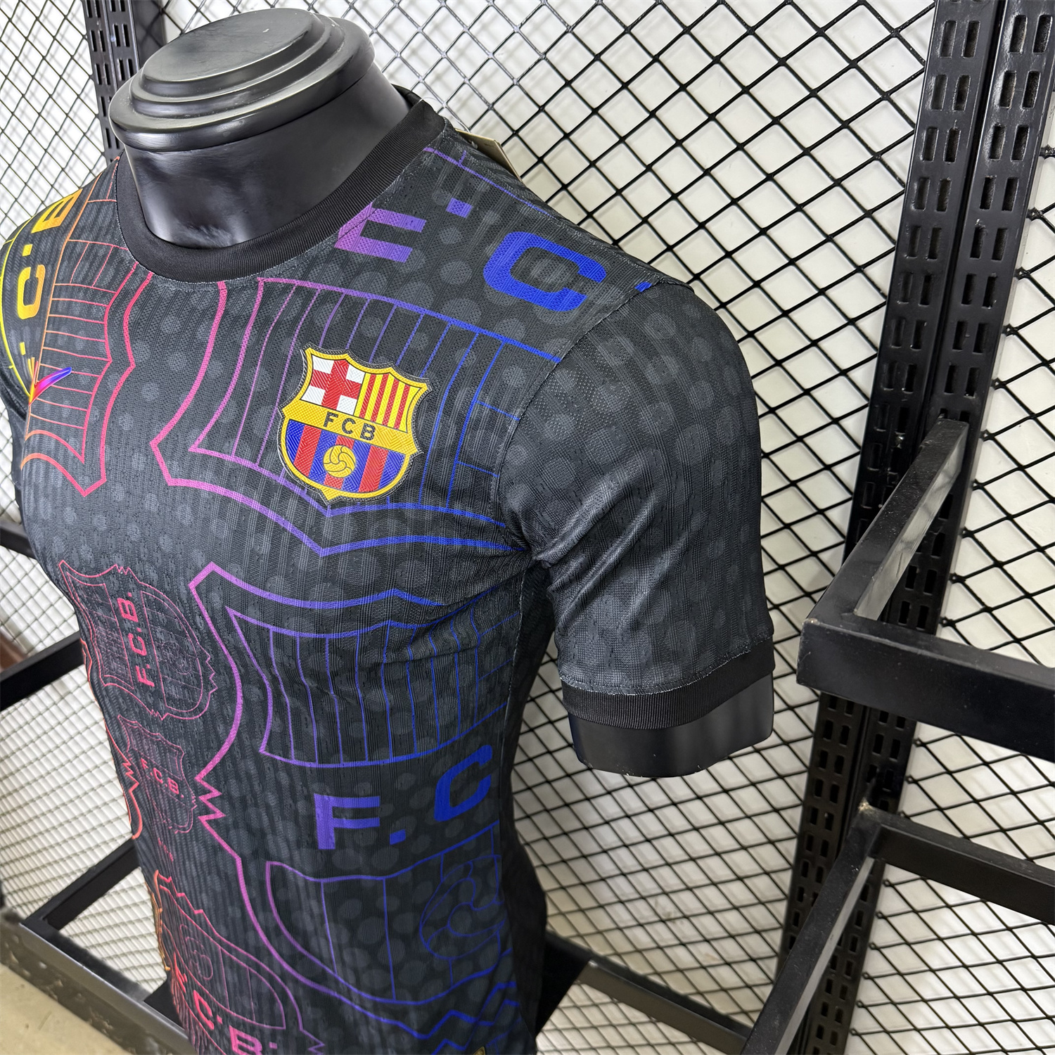 AlphaJersey-Barcelona 25-26 Fluorescent Team Logo Lines Black Jersey - Player Version