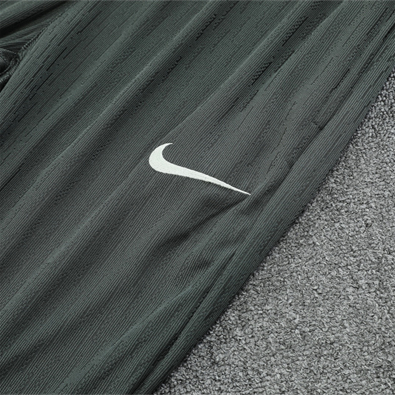 AlphaJersey-C.H.E.L.S.E.A 25-26 Long Sleeve Training Set - Player Version - Light Green Top and Pants