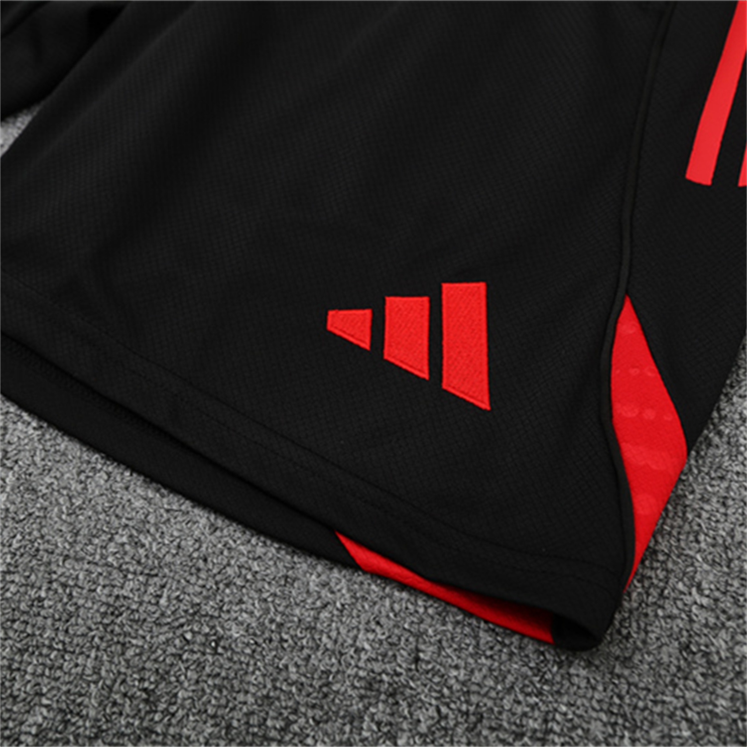 AlphaJersey-Bayern Munich 25-26 Short-Sleeve Training Set - Green Top & Black shorts