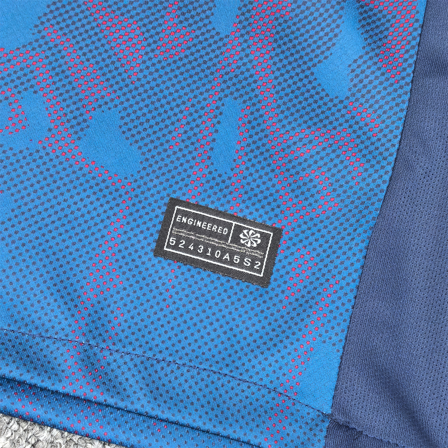 AlphaJersey-Barcelona 25-26 Deep Blue Training Jersey with Red and Blue Tree Pattern - Fans Version