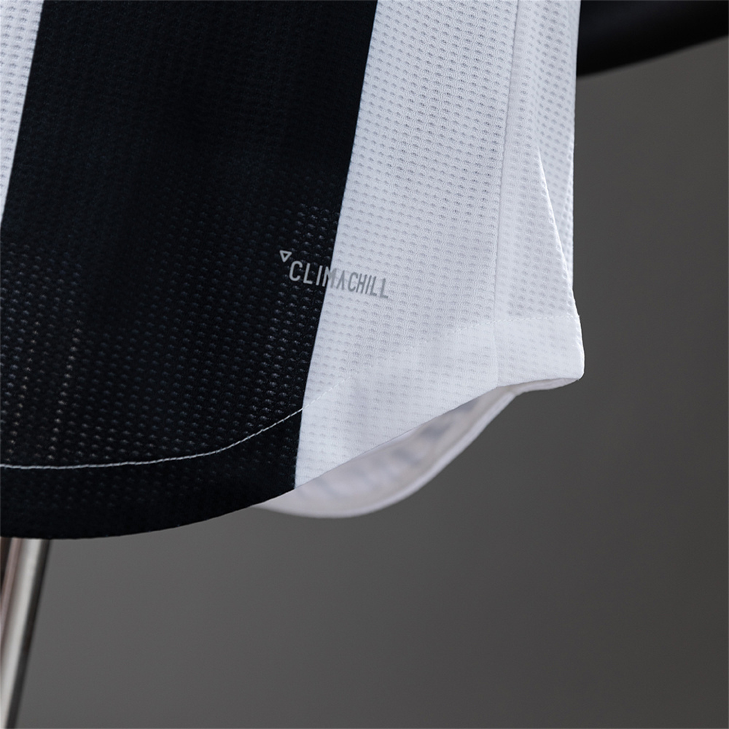 AlphaJersey-Retro Juventus 2018-19 Home Jersey - Player Version