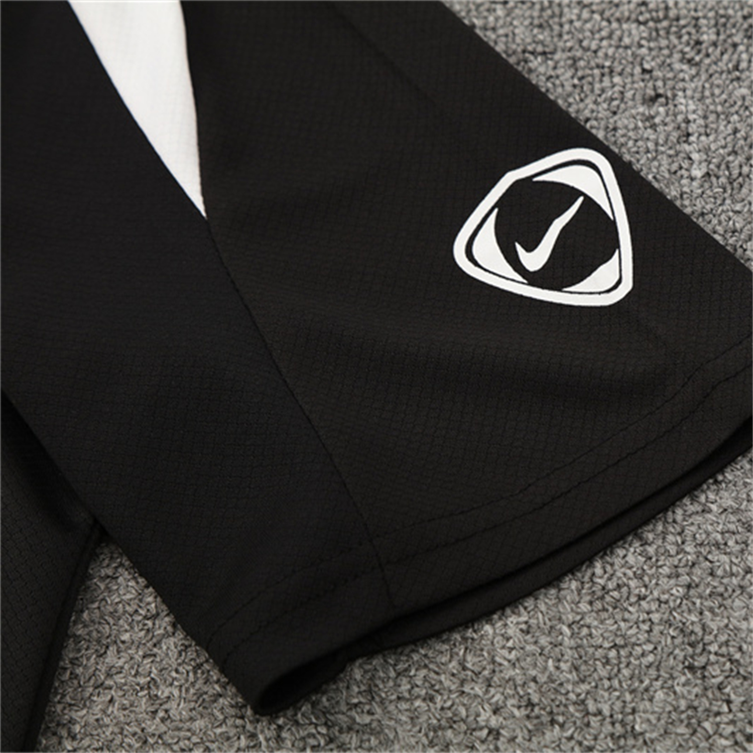 AlphaJersey-Paris Saint-Germain PSG 25-26 Short-Sleeve Training Set - White Edge Black Top & Black Shorts