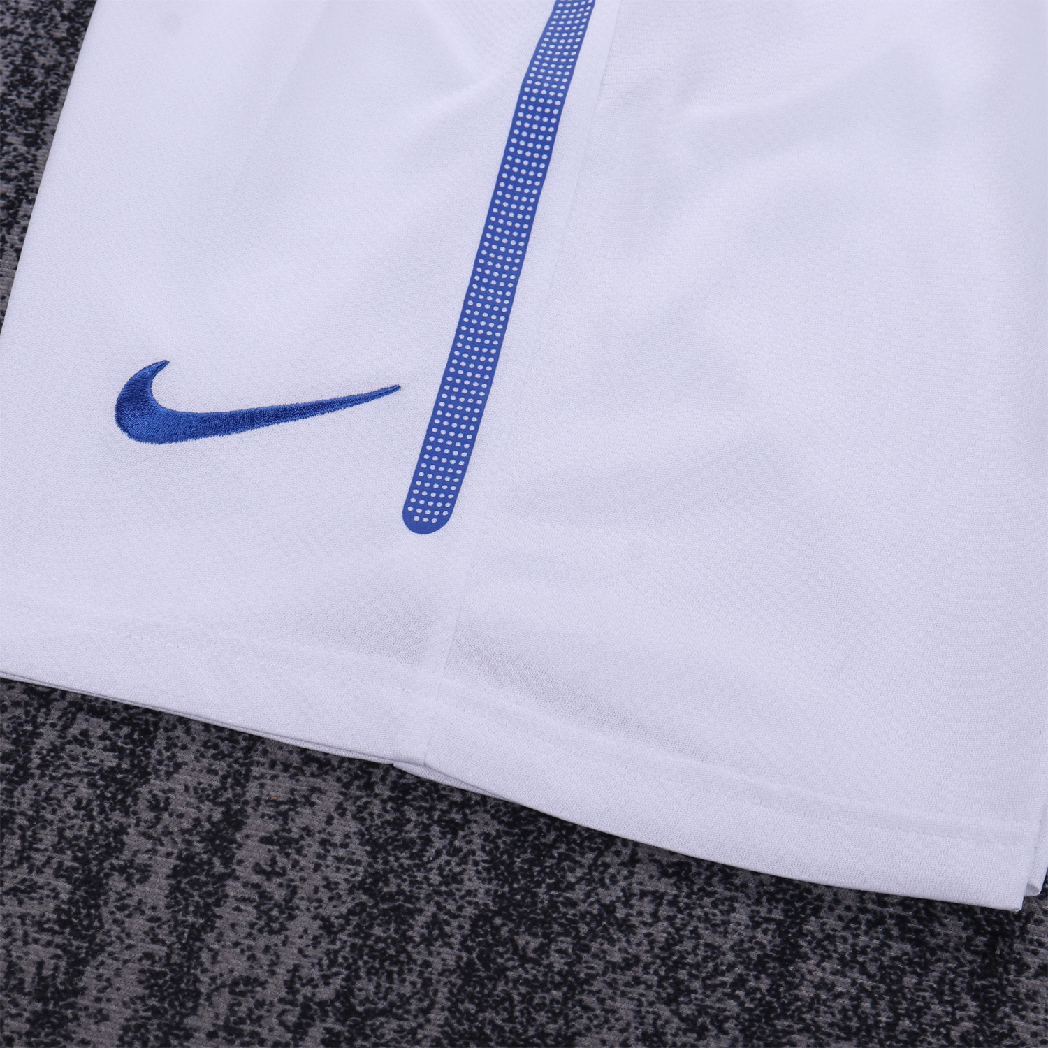 AlphaJersey-Retro Brazil 2010 Away Kids Kit