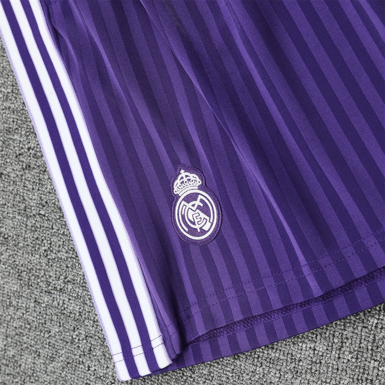 AlphaJersey-Real Madrid 25-26 Short-Sleeve Training Set - Purple And White Top & Purple Shorts