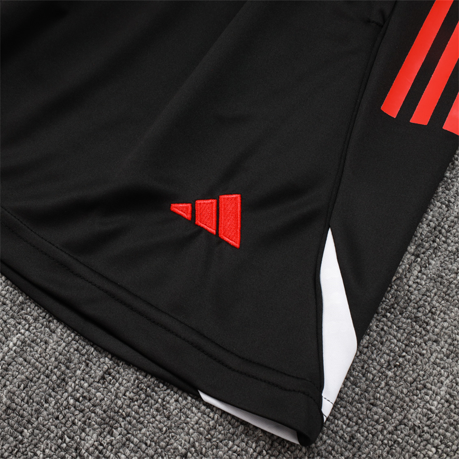 AlphaJersey-Liver.pool 25-26 Vest Training Set - Black Vest & Black Shorts