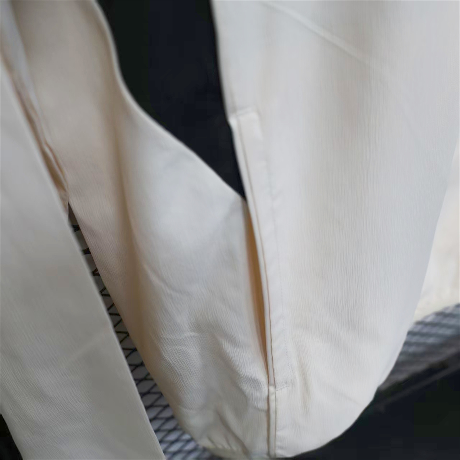 AlphaJersey-Liver.pool 25-26 White Windbreaker Jacket