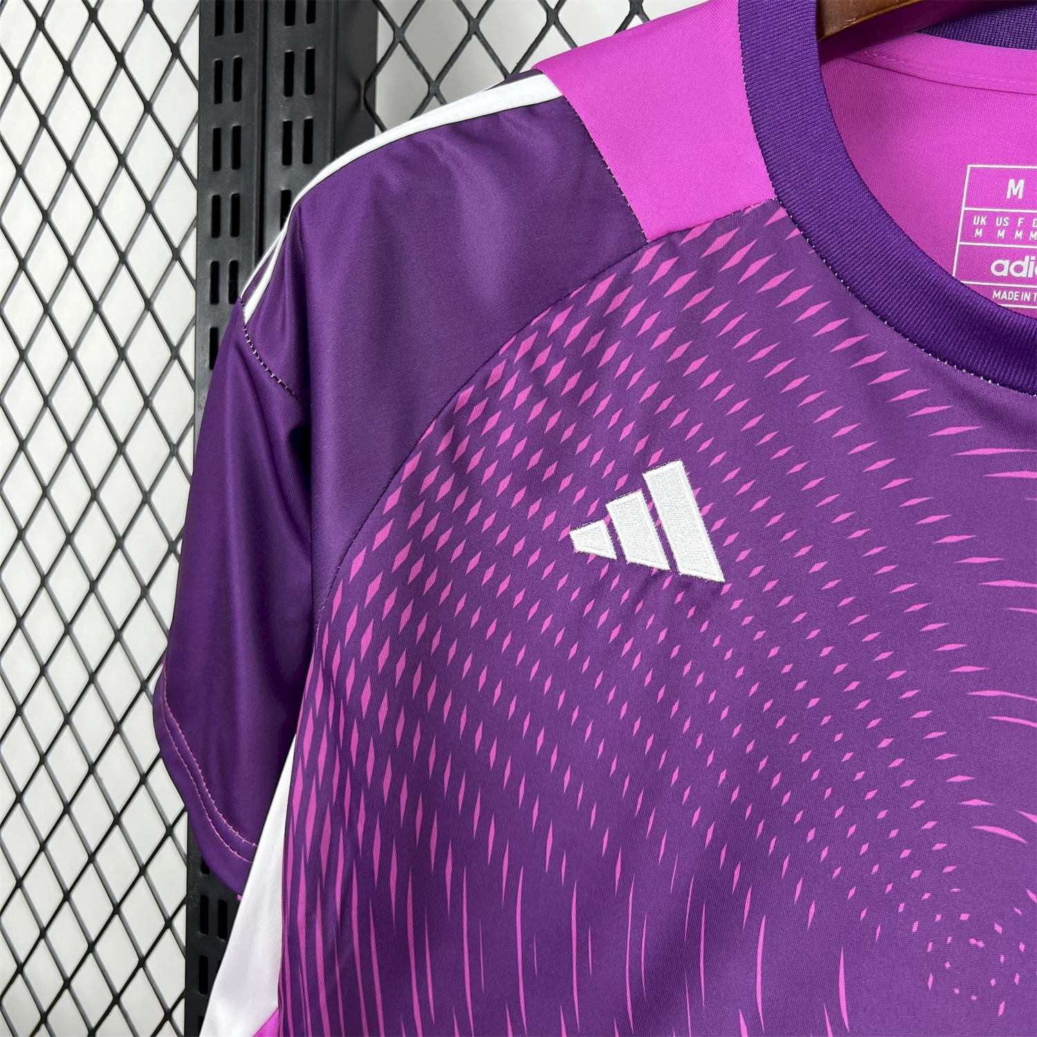 AlphaJersey-Bayern Munich 25-26 Purple Goalkeeper Jersey - Fans Version