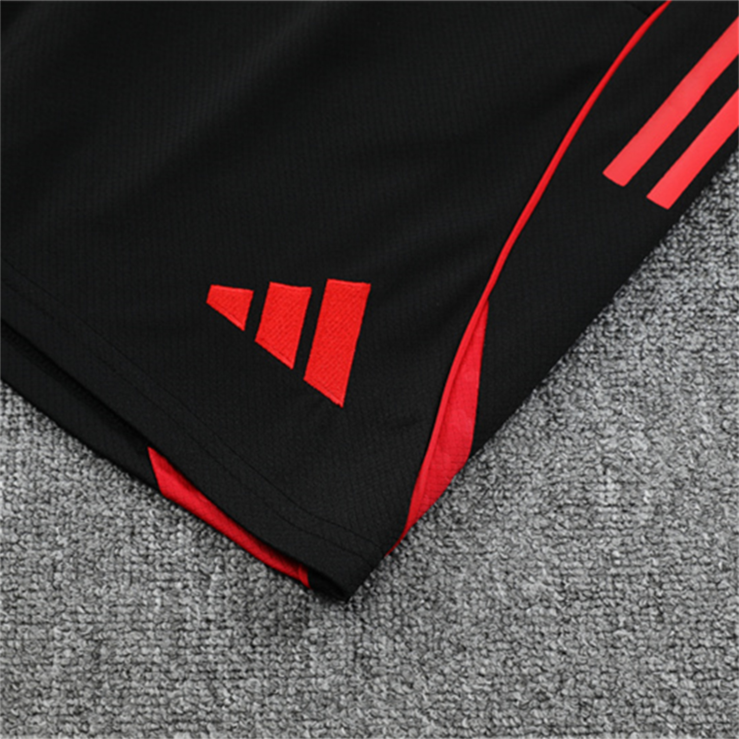 AlphaJersey-Manchester United 25-26 Kid Short-Sleeve Training Set - Red Top & Black Shorts