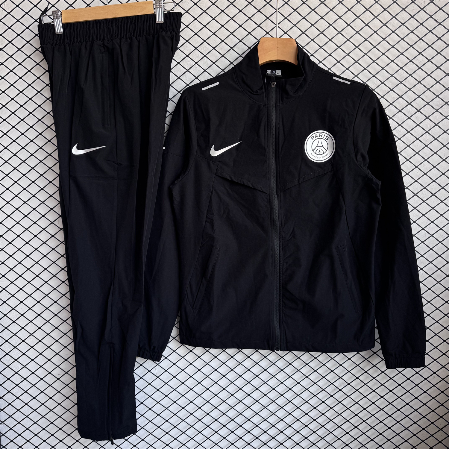 AlphaJersey-Paris Saint-Germain PSG 25-26 Windbreaker Training Set - Black Top and Pants