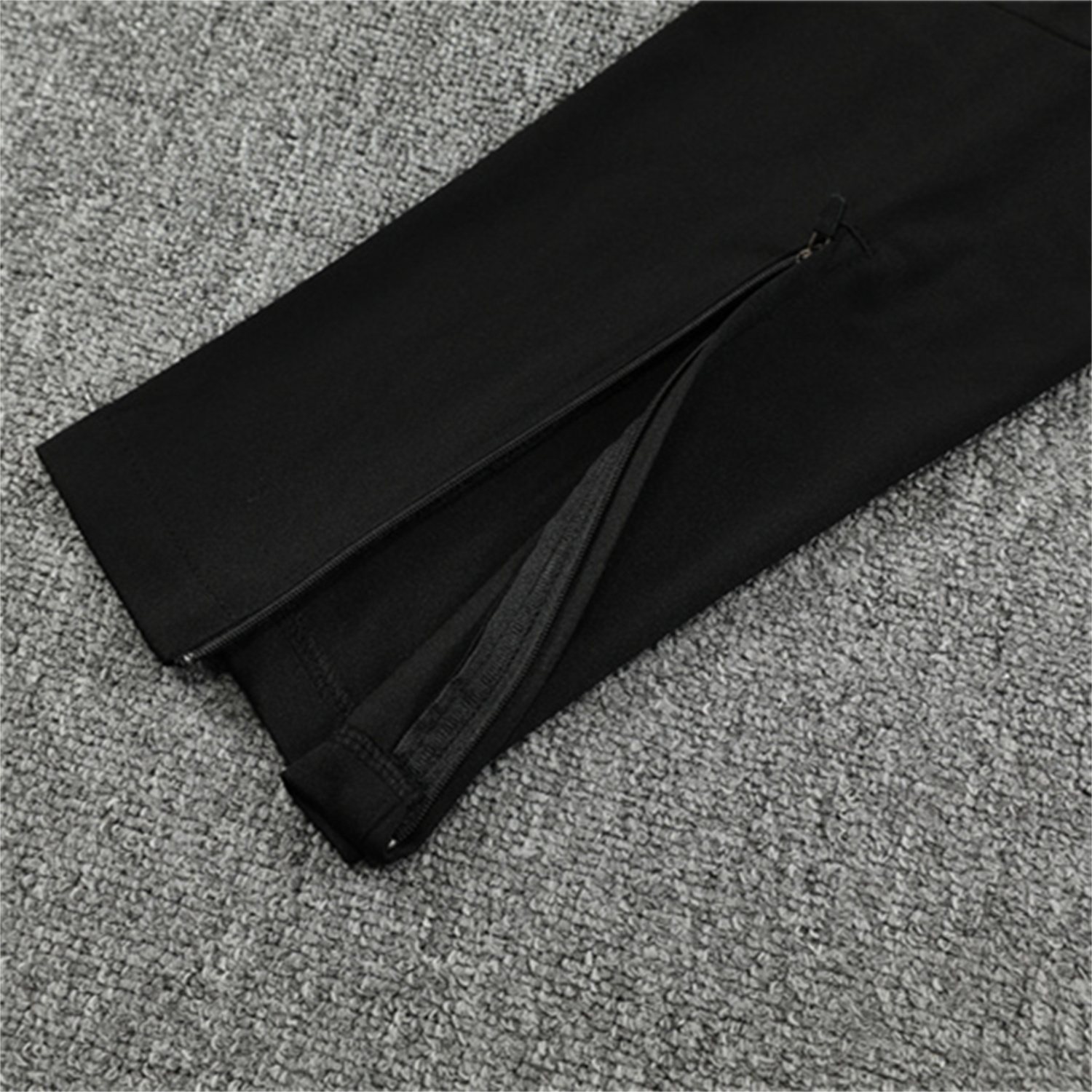 AlphaJersey-Liver.pool 25-26 Kids Long Sleeve Training Set - Player Version - Black Top & Black Pants