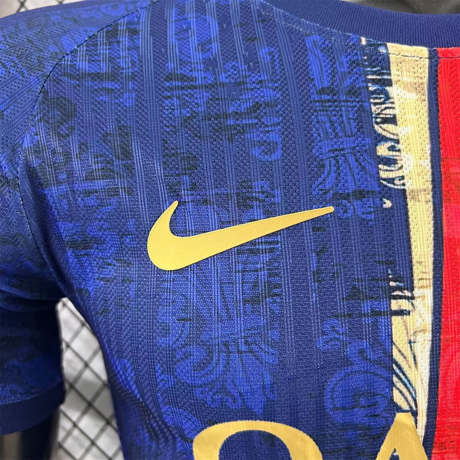 AlphaJersey-Paris Saint-Germain PSG 25-26 Red Slash Blue Special Jersey - Player Version