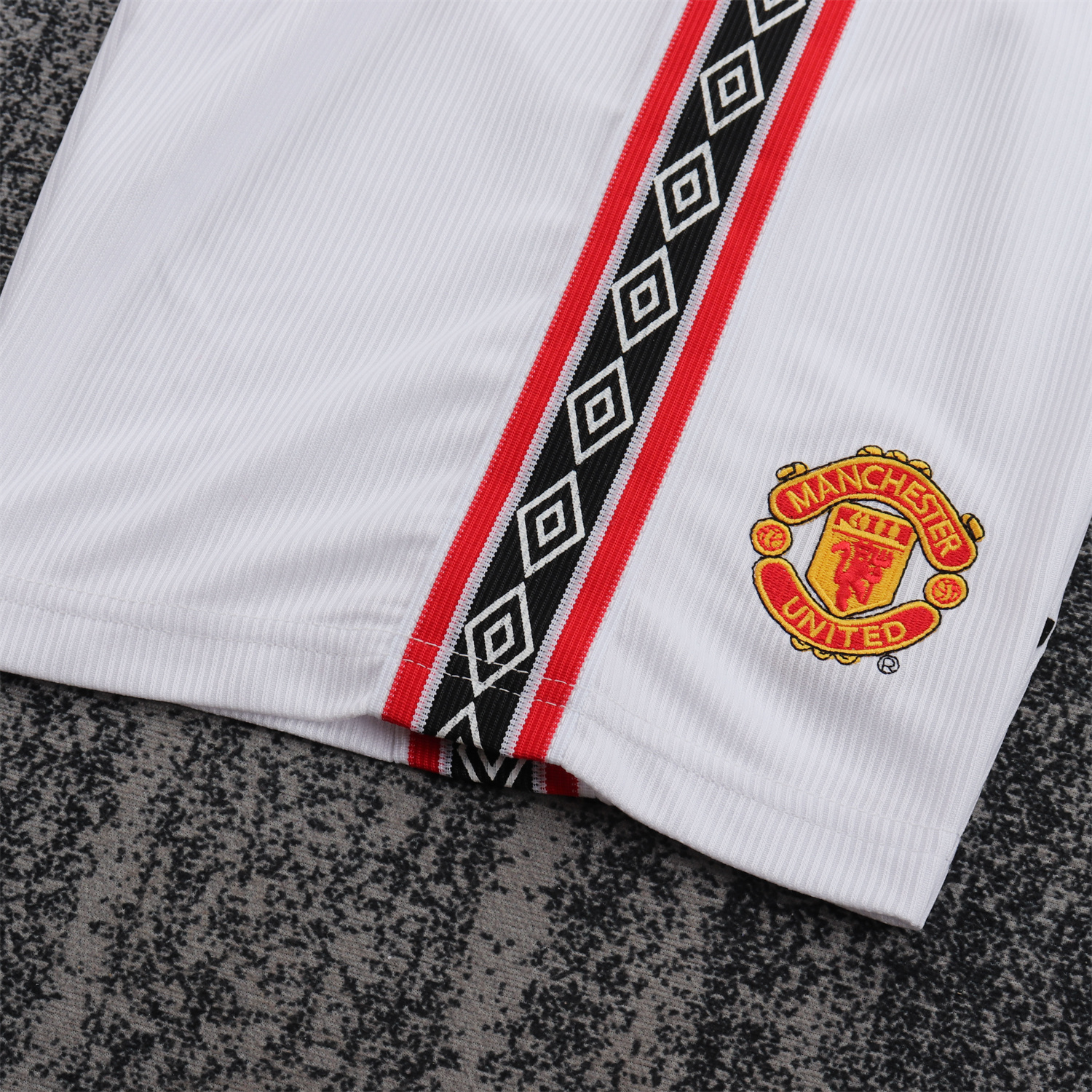 AlphaJersey-Retro Manchester United 1998-99 Home Long Sleeves Kids Kit