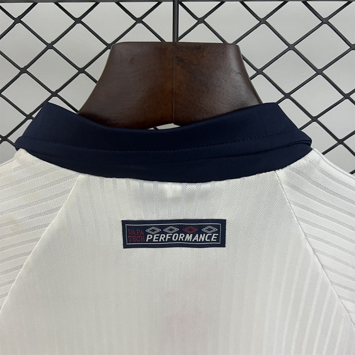 AlphaJersey-Retro England 1998 Home Kids Kit
