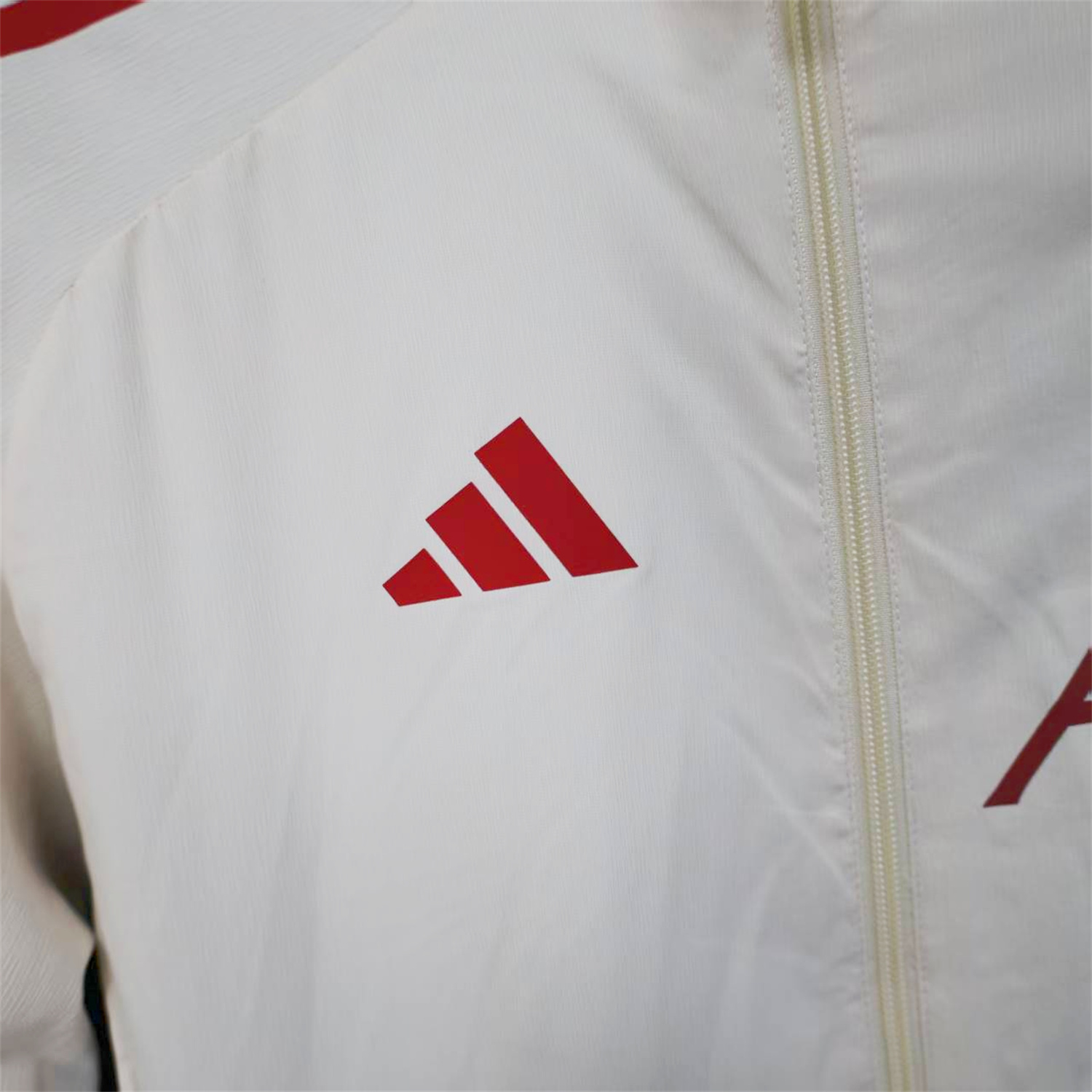 AlphaJersey-Liver.pool 25-26 White Windbreaker Jacket