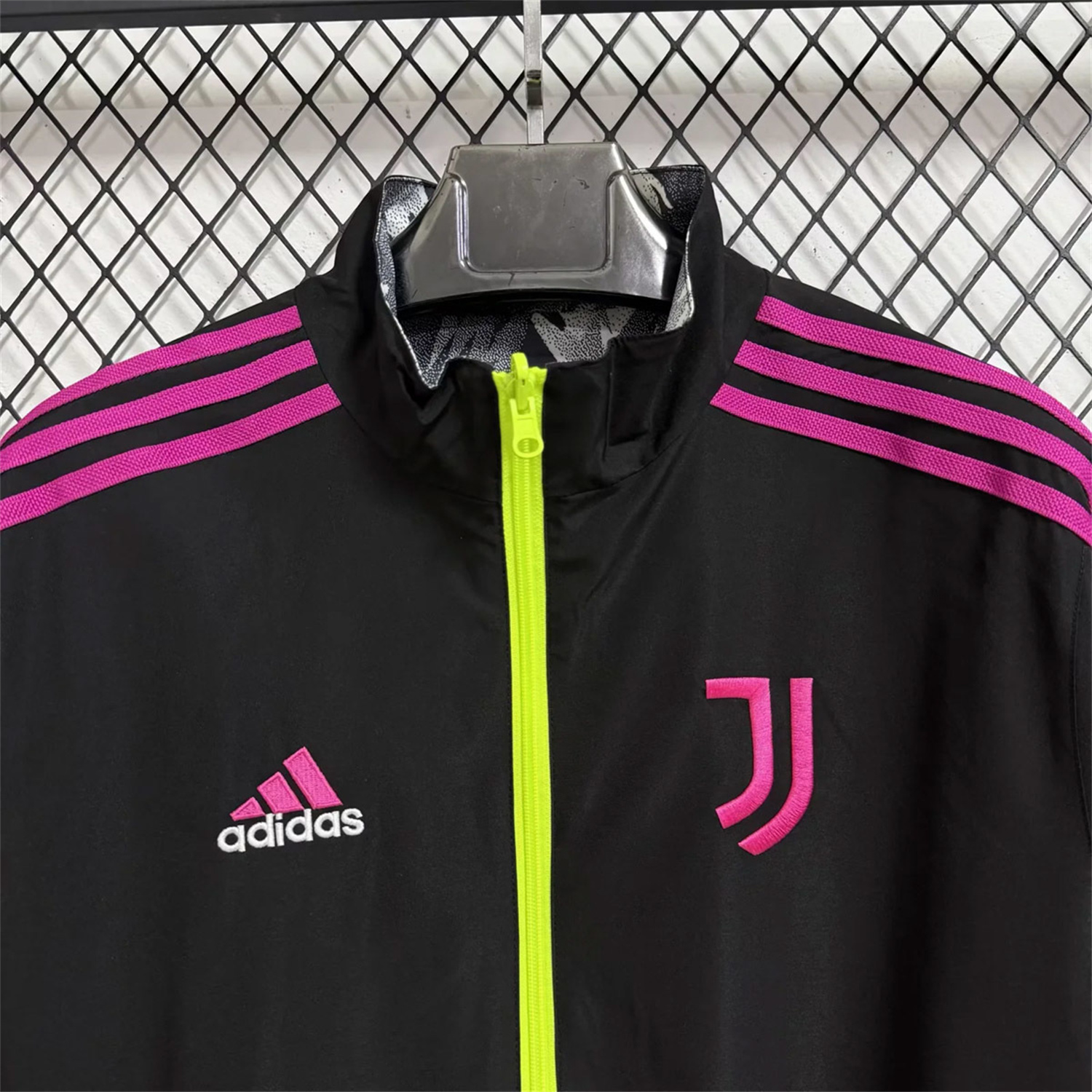 AlphaJersey-Juventus 25-26 Double Sided Reversible Windbreaker - Black & Grey